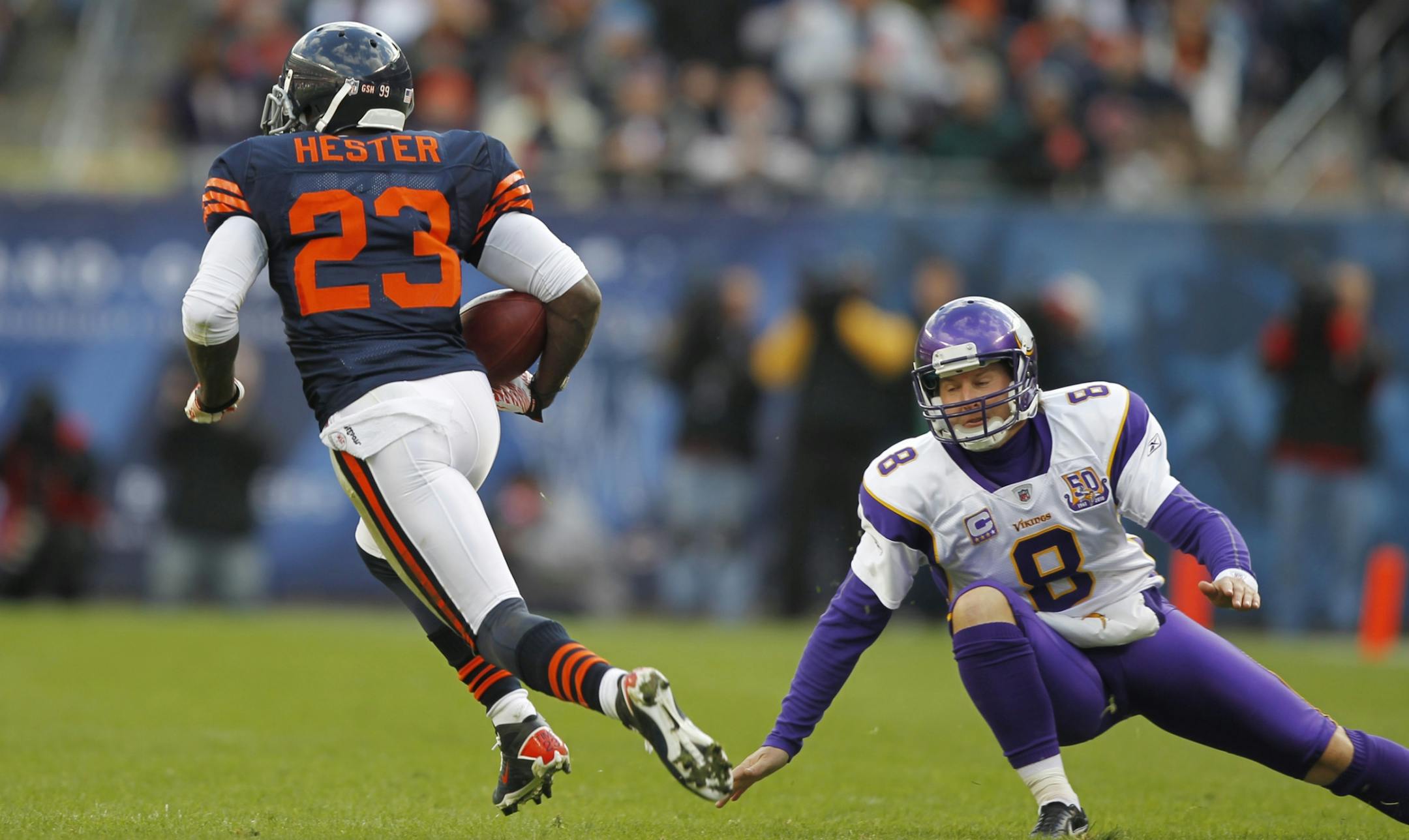 Chicago's Devin Hester ran past Vikings kicker Ryan Longwell last season.