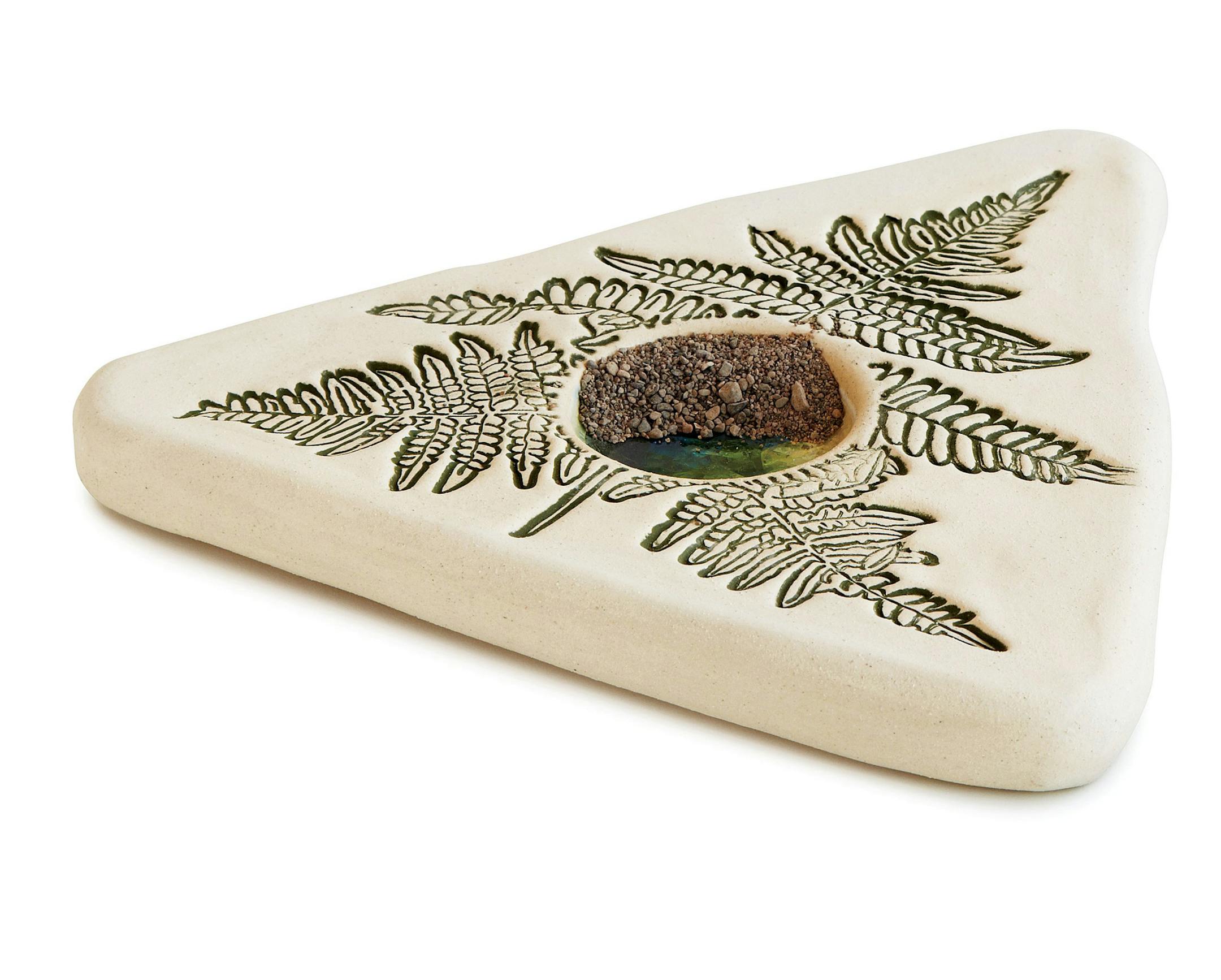 Butterfly puddler from Uncommon Goods (Uncommon Goods) ORG XMIT: 1160488