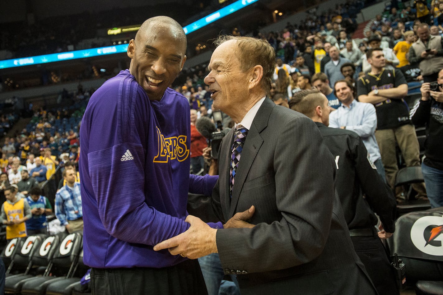 Los Angeles Lakers forward Kobe Bryant (24) joked with Timberwolves owner Glen Taylor before the start of Wednesday night's game. ] (AARON LAVINSKY/STAR TRIBUNE) aaron.lavinsky@startribune.com The Minnesota Timberwolves played the Los Angeles Lakers on Wednesday, Dec. 9, 2015 at Target Center in Minneapolis, Minn. ORG XMIT: MIN1512092021151442