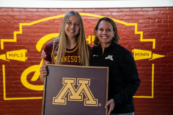 Gophers basketball recruit joins team after graduating high school early