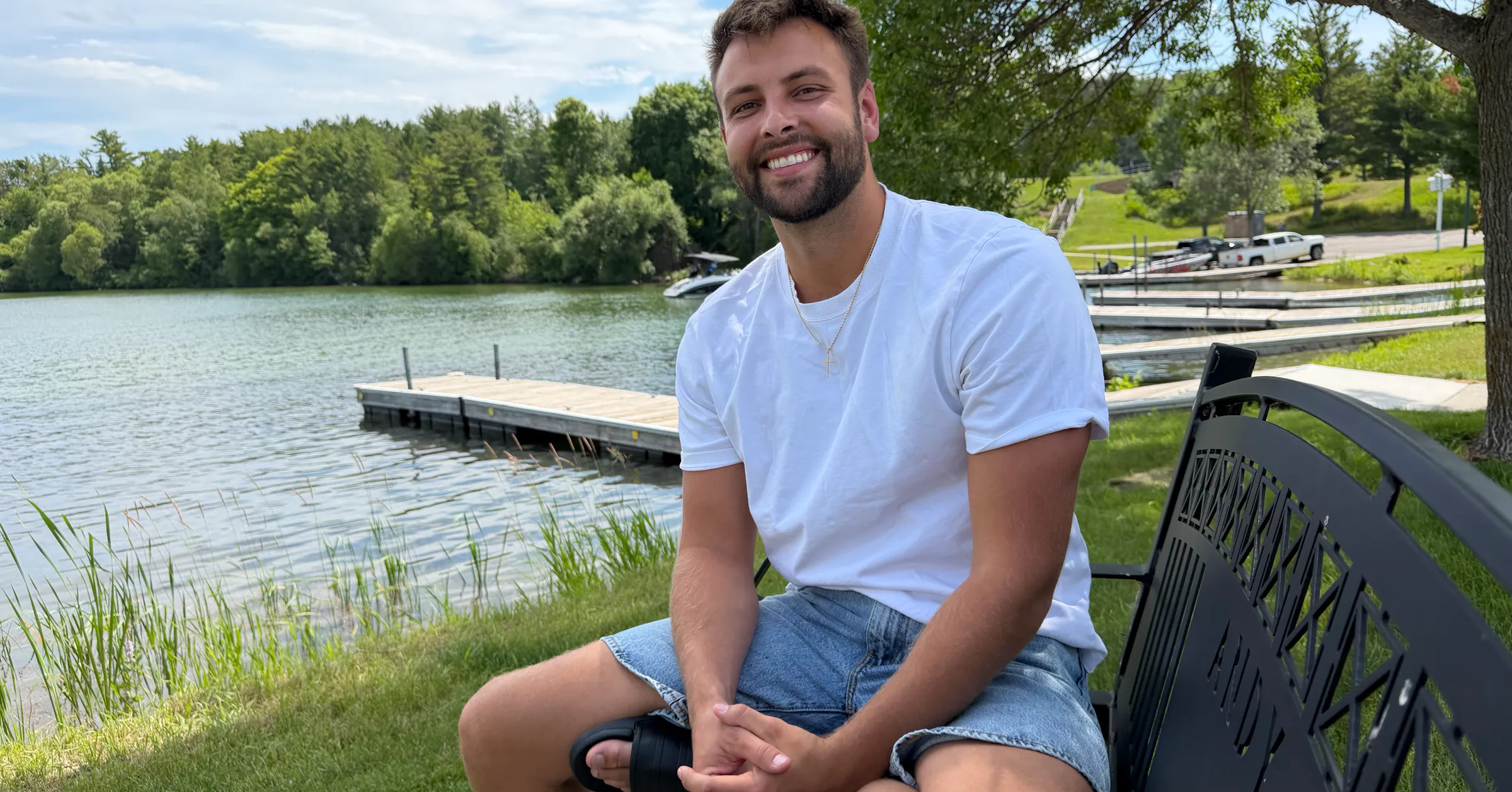 Minnesota native raises millions online through random acts of kindness
