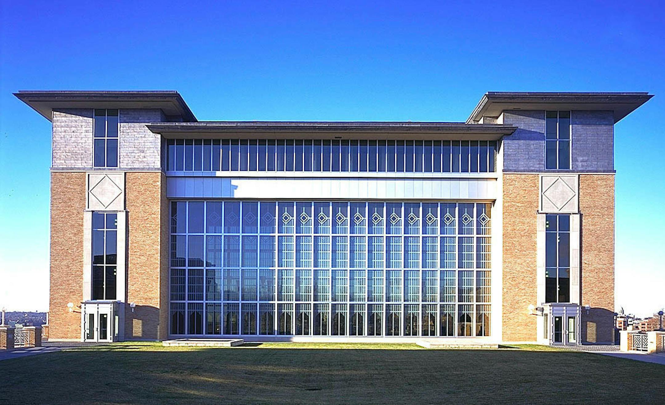 The Metropolitan State University great hall in St. Paul, designed by Bentz/Thompson/Reitow. The firm is on one of the teams competing to design a new downtown Minneapolis library. ORG XMIT: MIN2014062315181034