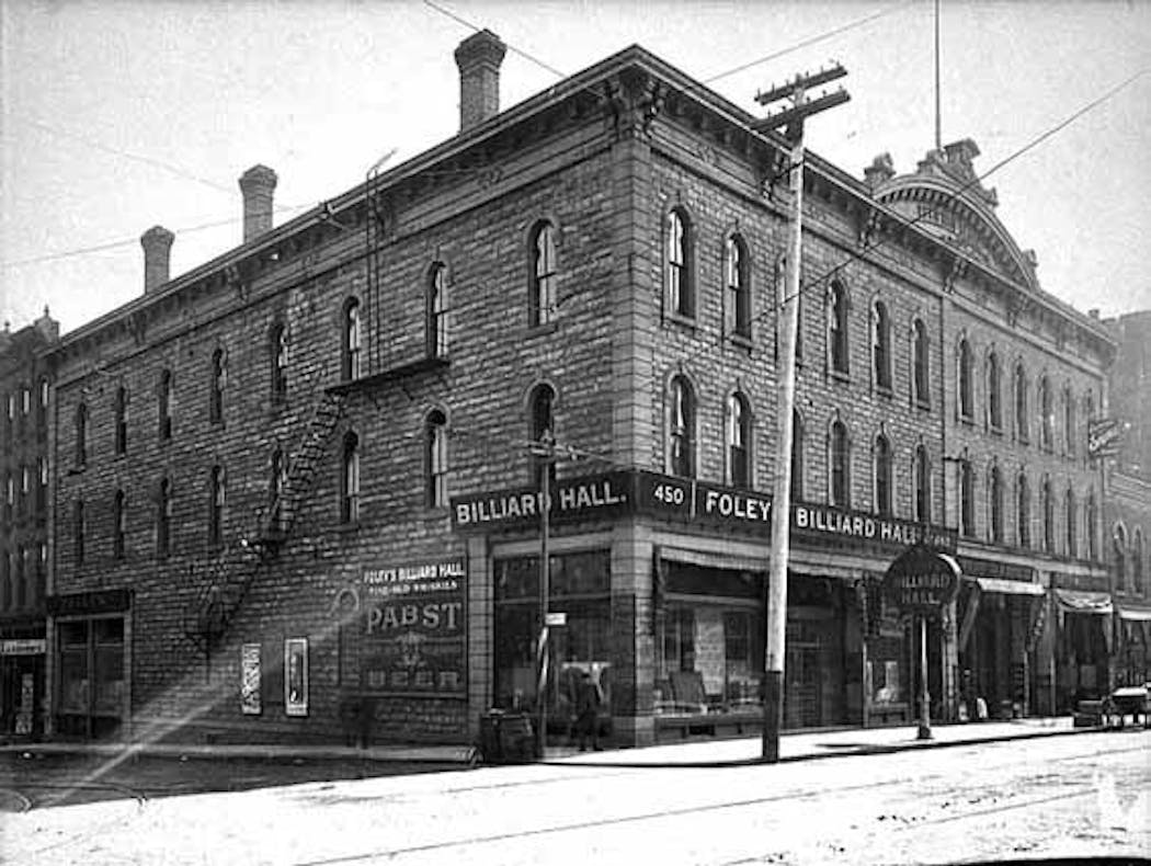 The Pfeifer Block was a substantial stone building in St. Paul.