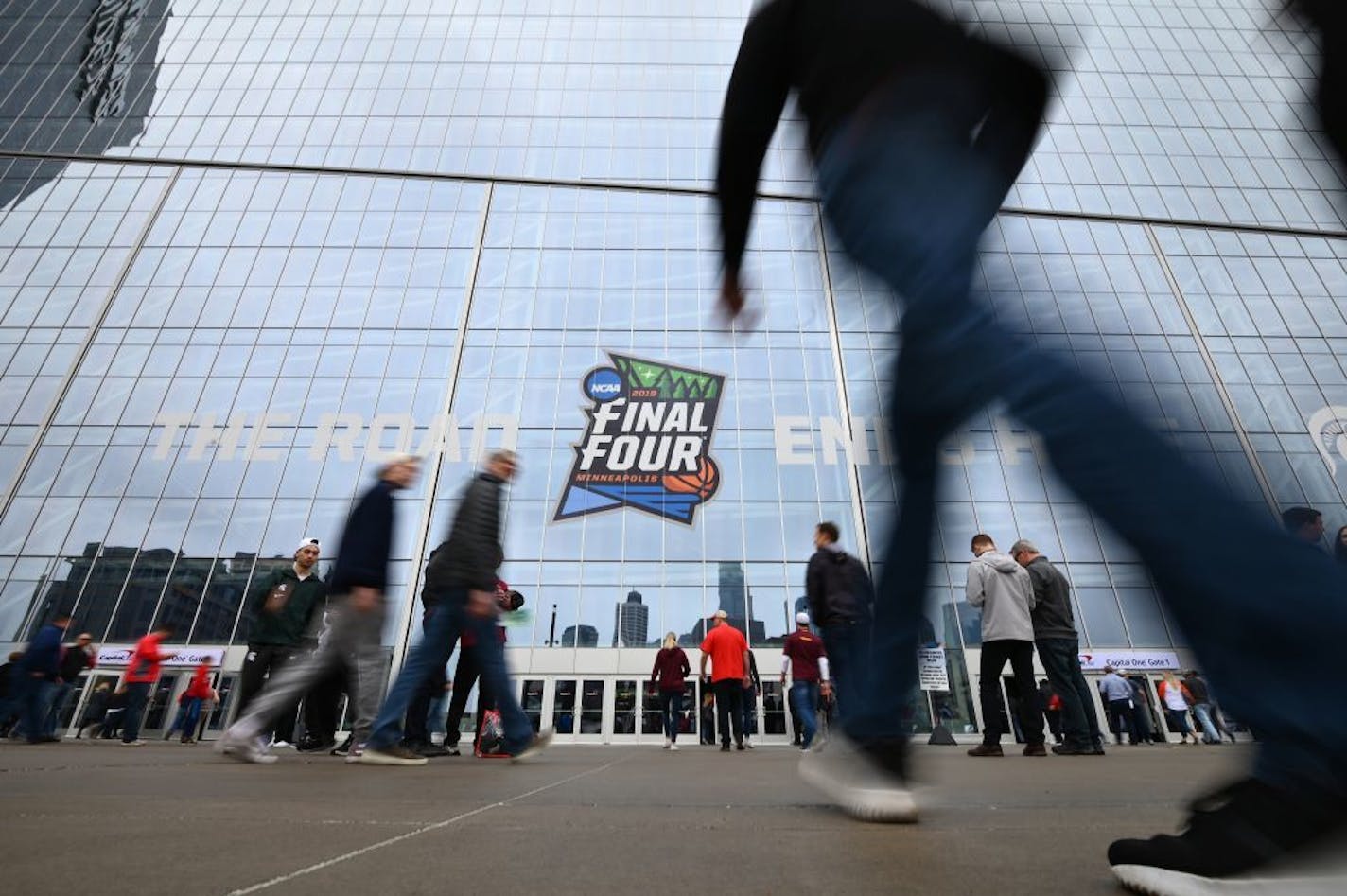 Fans made their way into U.S. Bank Stadium before the start of the first semifinal game Saturday.