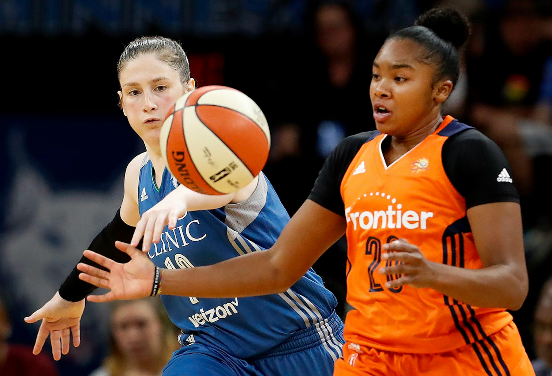 Lindsay Whalen (13) and Alex Bentley (20) fought for a loose ball in the fourth quarter.