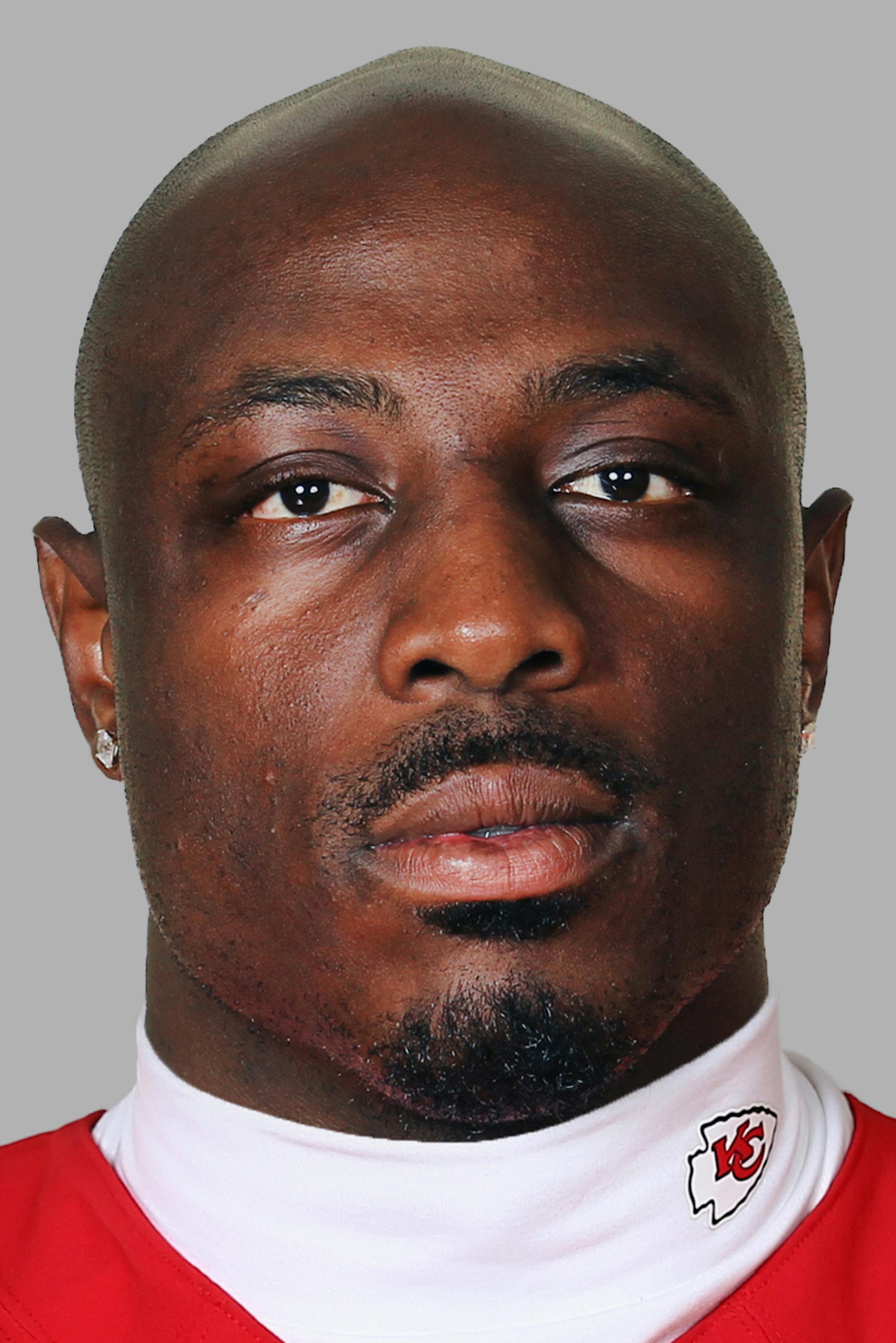 FILE - This is a 2014, file photo showing Kansas City Chiefs football player Justin Houston. The Chiefs have placed the franchise tag on All-Pro pass rusher Justin Houston, a person familiar with the decision tells The Associated Press. The person spoke on condition of anonymity Monday, March 2, 2015, because the Chiefs have not announced the move. (AP Photo/File)