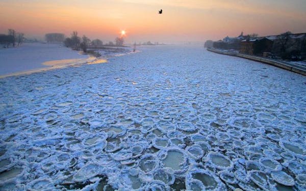 The frozen river Oder is seen from a bridge in Frankfurt/Oder.