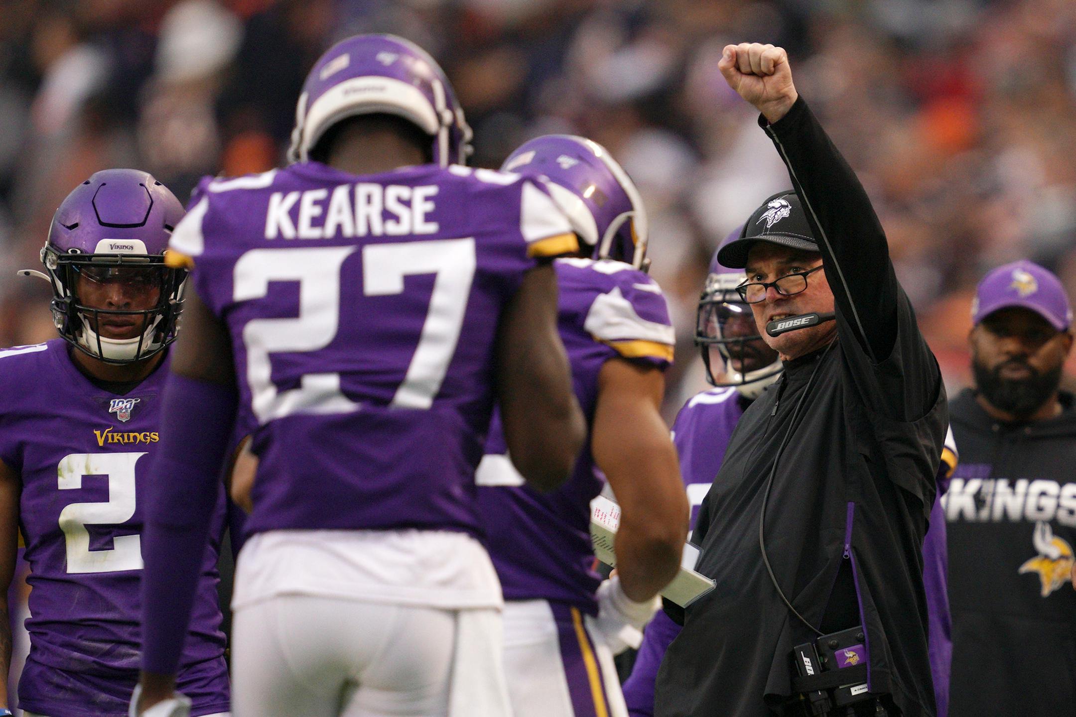 Minnesota Vikings head coach Mike Zimmer watched from the sidelines in the fourth quarter. ] ANTHONY SOUFFLE • anthony.souffle@startribune.com The Minnesota Vikings played the Chicago Bears in an NFL football game Sunday, Sept. 29, 2019 at Soldier Field in Chicago.