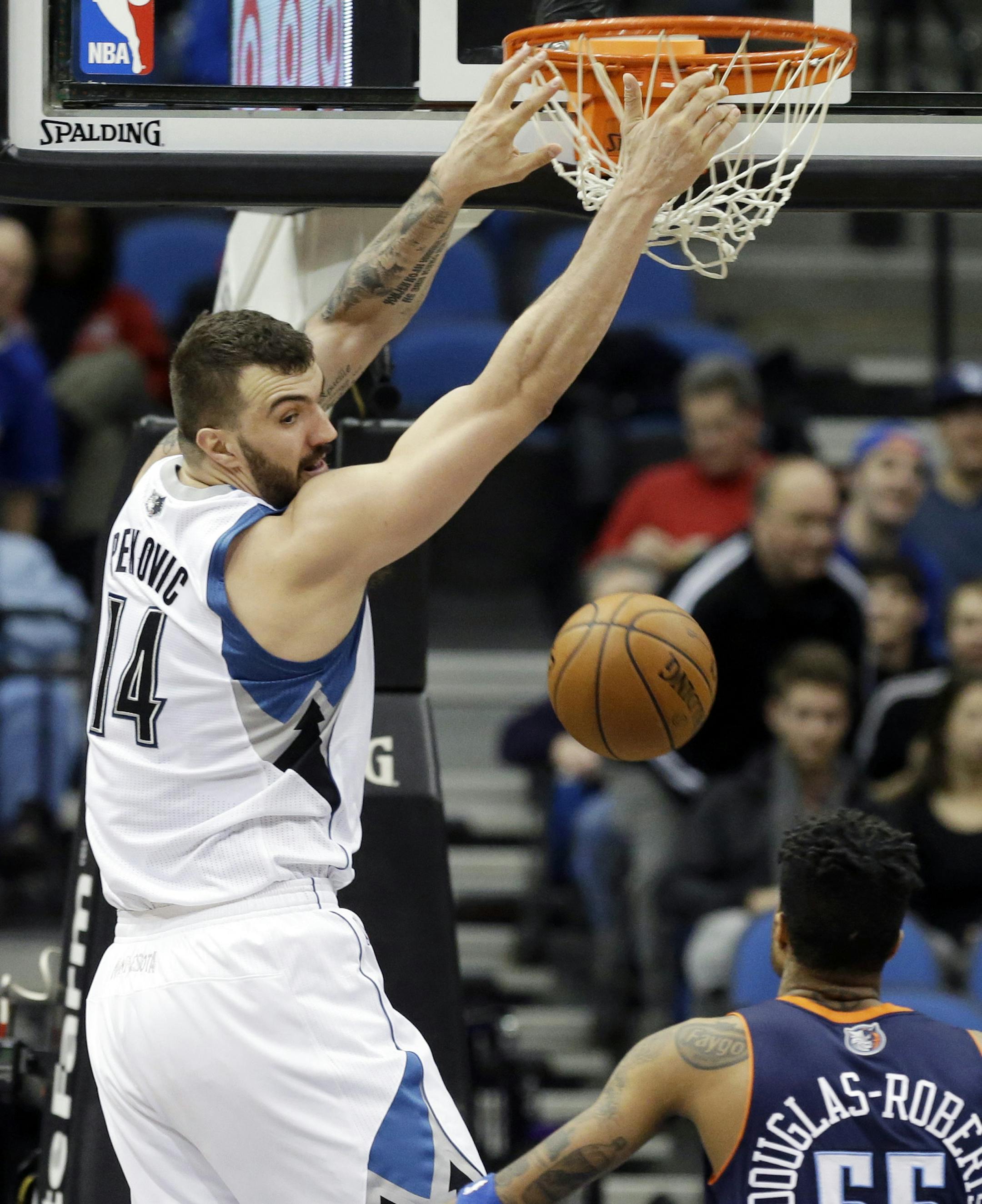 Wolves center Nikola Pekovic