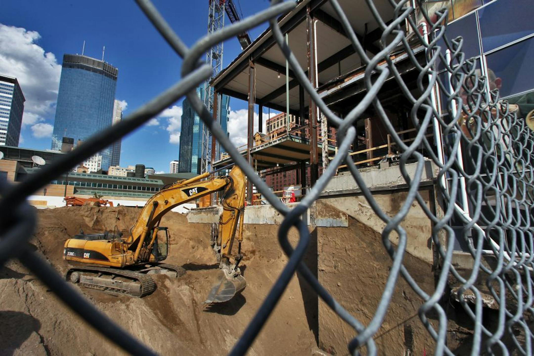 In spite of a budget deficit for the Minnesota Orchestra, construction of a new wing of Orchestra Hall continues at its site in downtown Minneapolis.