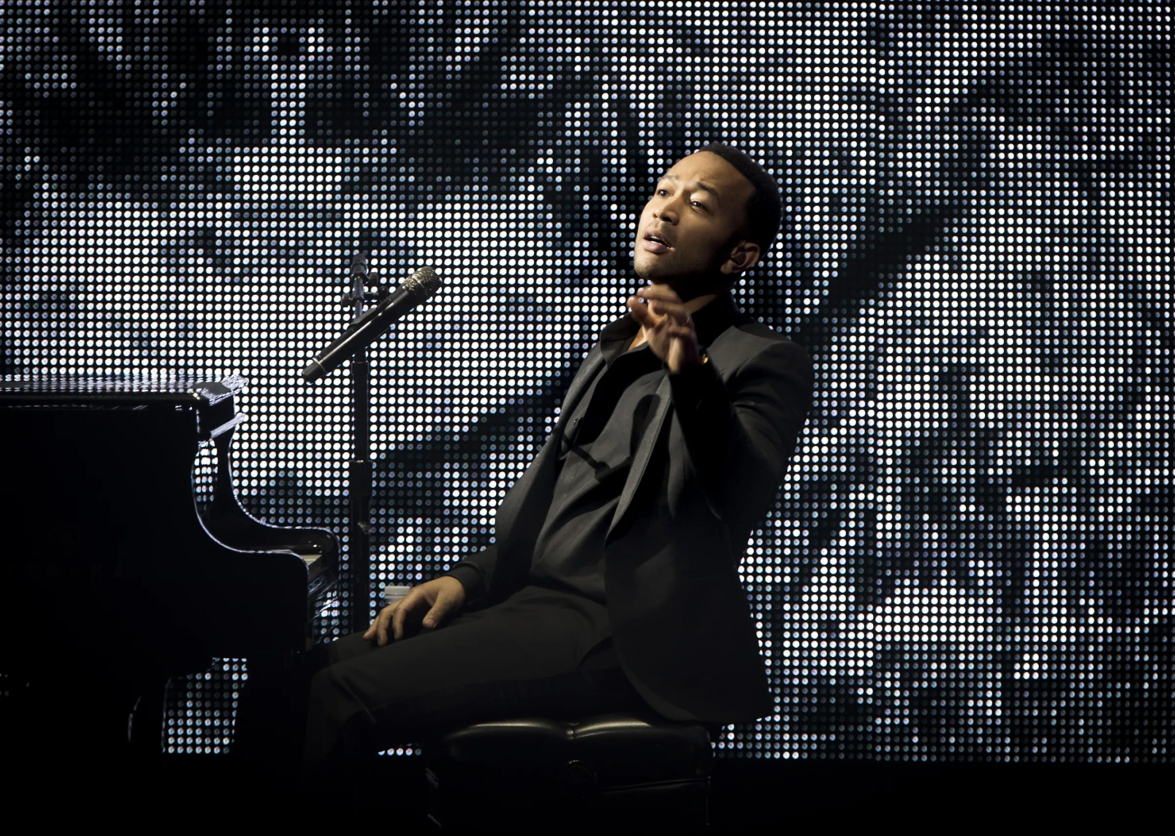 Wer möchte dieses Wochenende mit John Legend in der Mall of America ...