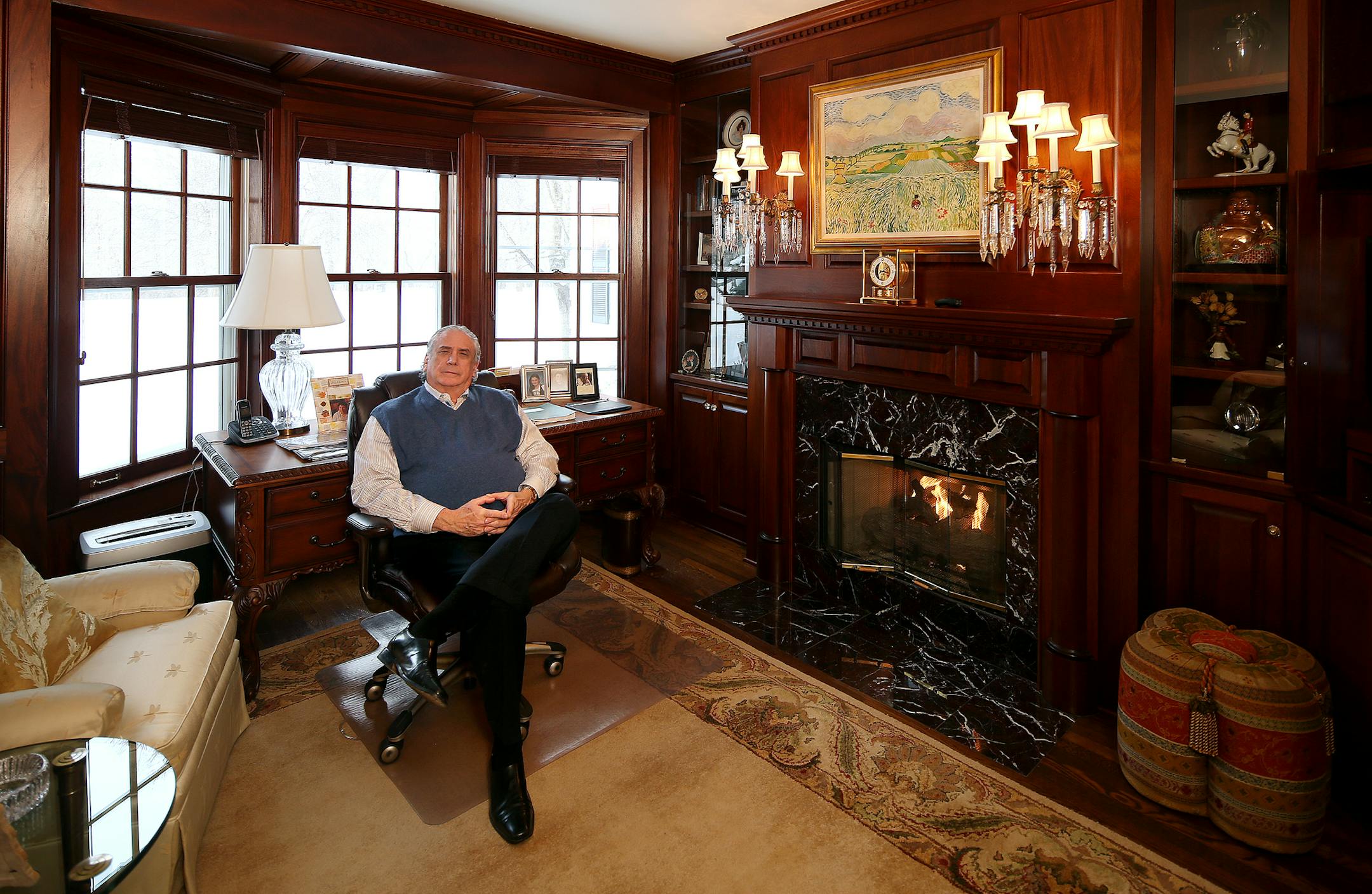 Irwin Jacobs in his home office on Lake Minnetonka in Orono, MN on February12, 2014. ] JOELKOYAMA&#x201a;&#xc4;&#xa2;jkoyama@startribune Irwin Jacobs' $22 million home, the Lake Minnetonka sanctuary that the financier has kept fiercely private.