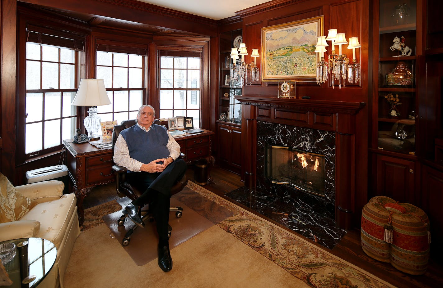 Irwin Jacobs in his home office on Lake Minnetonka in Orono, MN on February12, 2014. ] JOELKOYAMA&#x201a;&#xc4;&#xa2;jkoyama@startribune Irwin Jacobs' $22 million home, the Lake Minnetonka sanctuary that the financier has kept fiercely private.