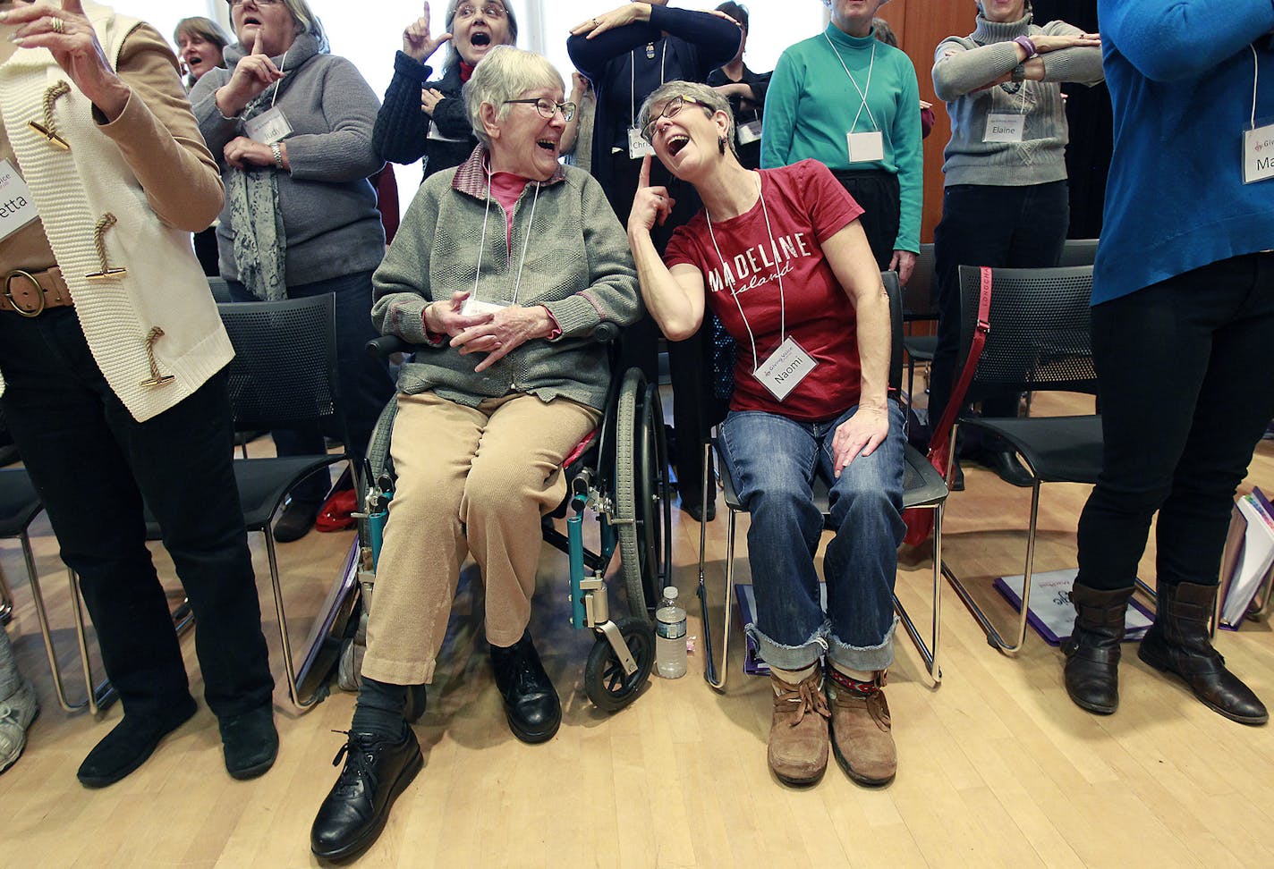 Joanne Hart took cue from her daughter Naomi Hart during rehearsal for the Giving Voice Chorus at the MacPhail Center, Wednesday, February 11, 2015 in Minneapolis, MN. The chorus is open to Alzheimer's patients and their caregivers. ] (ELIZABETH FLORES/STAR TRIBUNE) ELIZABETH FLORES &#x2022; eflores@startribune.com