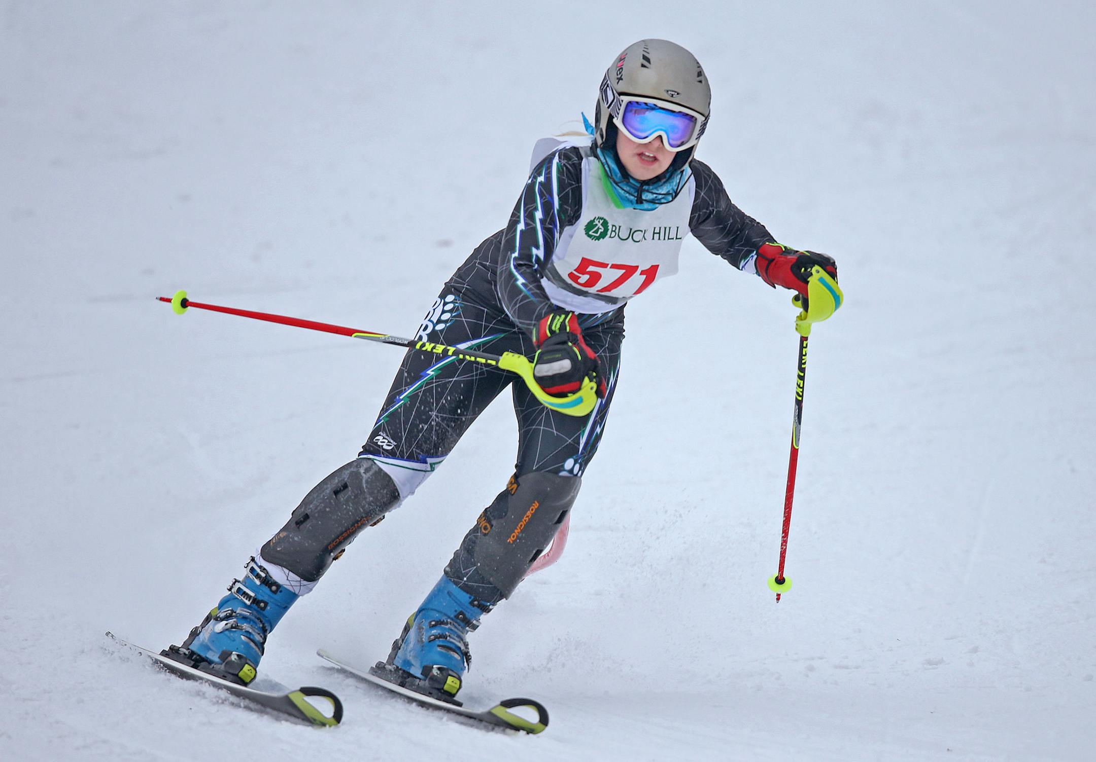 Blake's Hailey Bork made her way down the hill during her first run at the Buck Hill Invitational, Friday, January 10, 2014 in Burnsville, MN. (ELIZABETH FLORES/STAR TRIBUNE) ELIZABETH FLORES • eflores@startribune.com ORG XMIT: MIN1401101521230690
