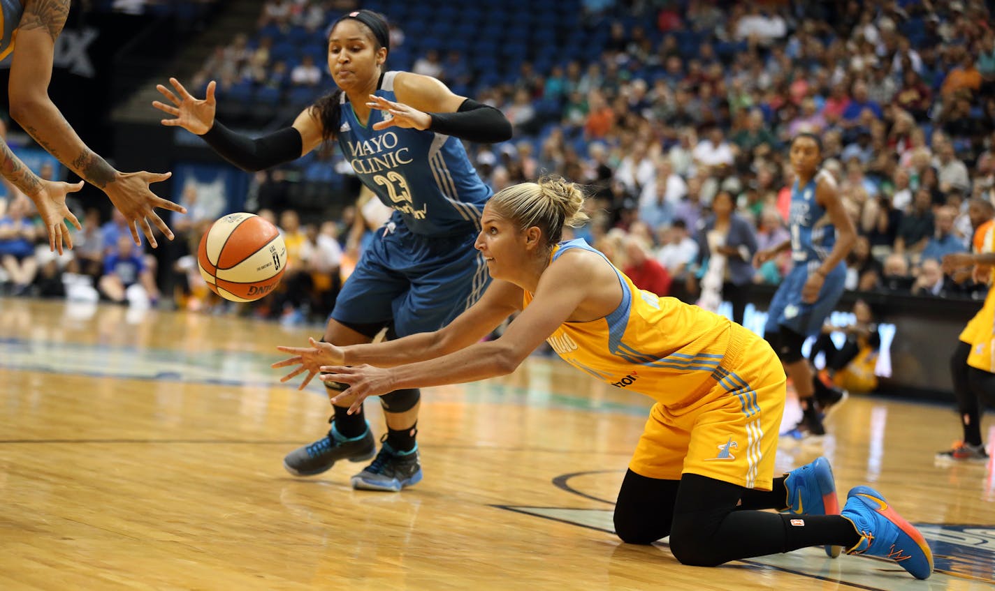 Chicago Sky guard Elena Delle Donne reached for a loose ball as Lynx forward Maya Moore defended at Target Center on Tuesday. Moore scored 33 points as the Lynx won 87-82.