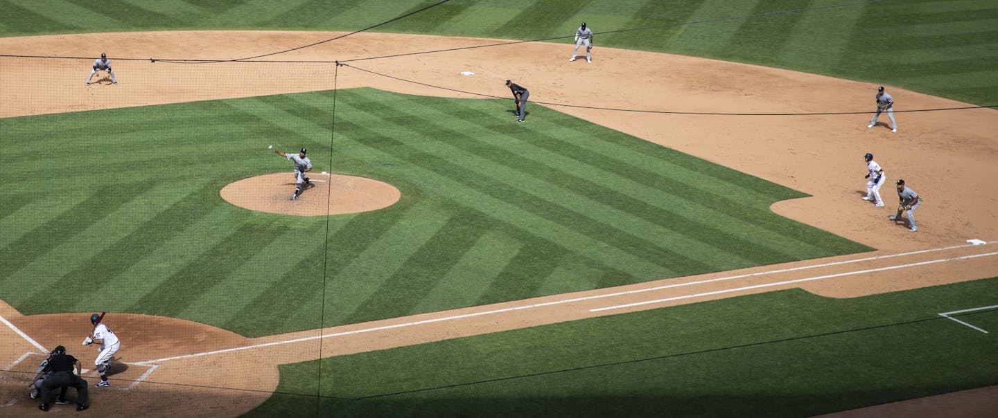 The Chicago White Sox defense shifts right as Minnesota Twins left fielder Eddie Rosario (20) is up at bat.