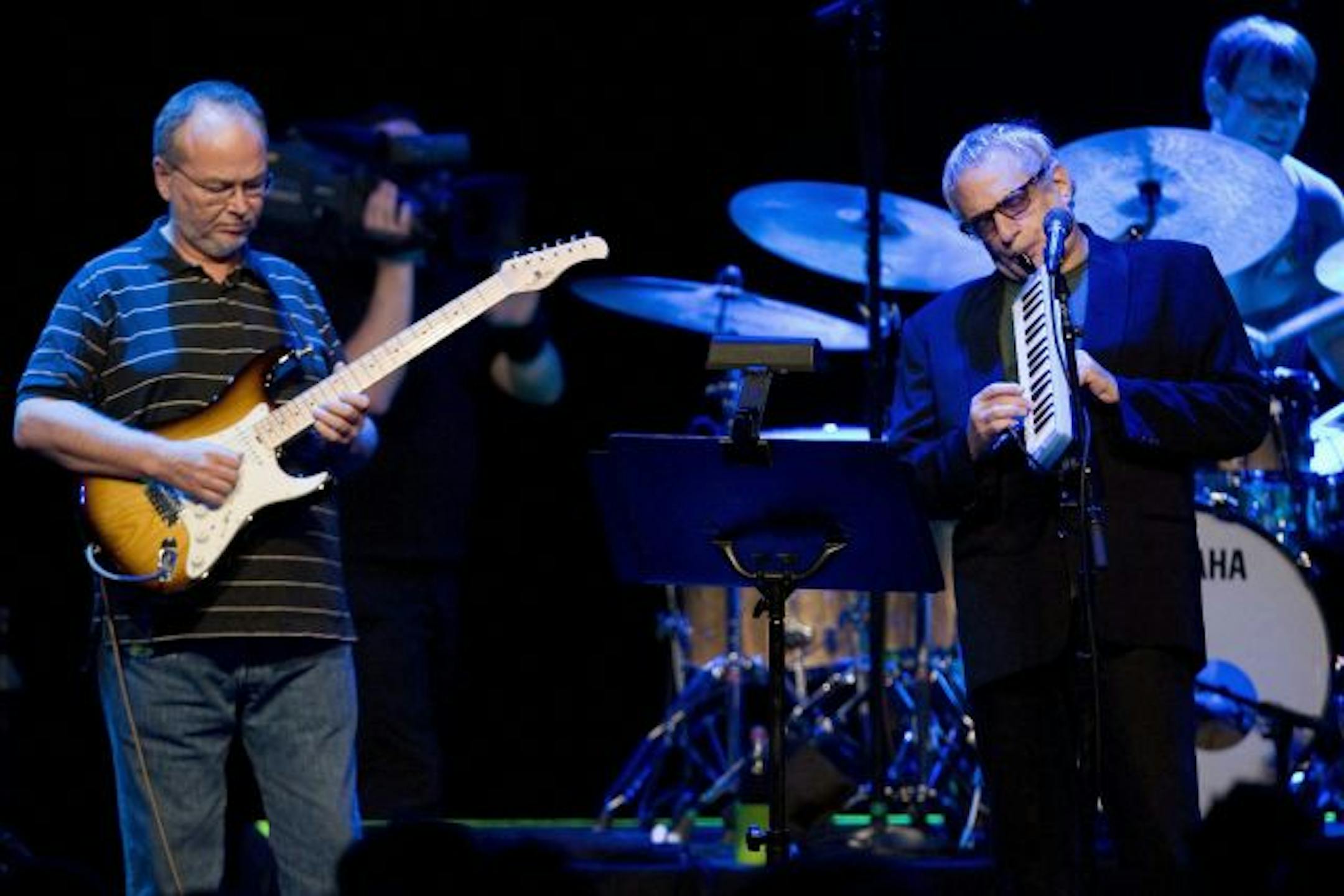 Walter Becker, left, and Donald Fagen of U.S. rock group Steely Dan perform in the Stravinski Hall stage at the 43nd Montreux Jazz Festival, in Montreux, Switzerland, Saturday, July 4, 2009.