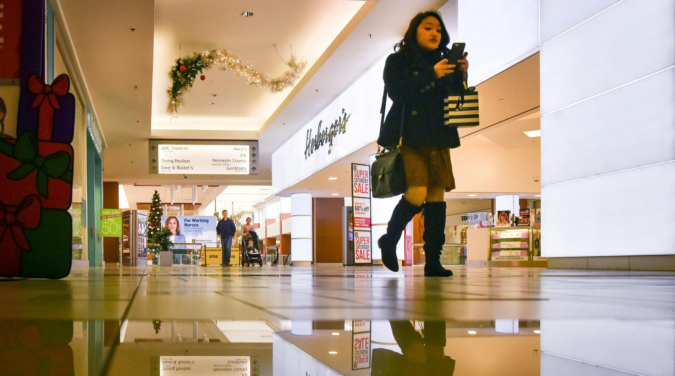 Southdale Mall anchors Macy's and Herberger's. ] GLEN STUBBE * gstubbe@startribune.com Thursday, November 17, 2016 1002522579 - Do stores still make as much money as they used to on Black Friday and the holiday season, with all the markdowns? Black friday advancer. What's Happening at this time: Photographing shoppers in the Center Court probably with a prominent anchor retailer in the background such as Macy's or Herberger's for a holiday shopping advancer.