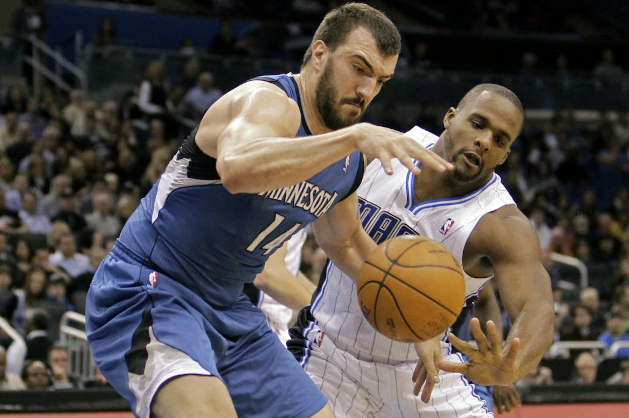 Wolves center Nikola Pekovic