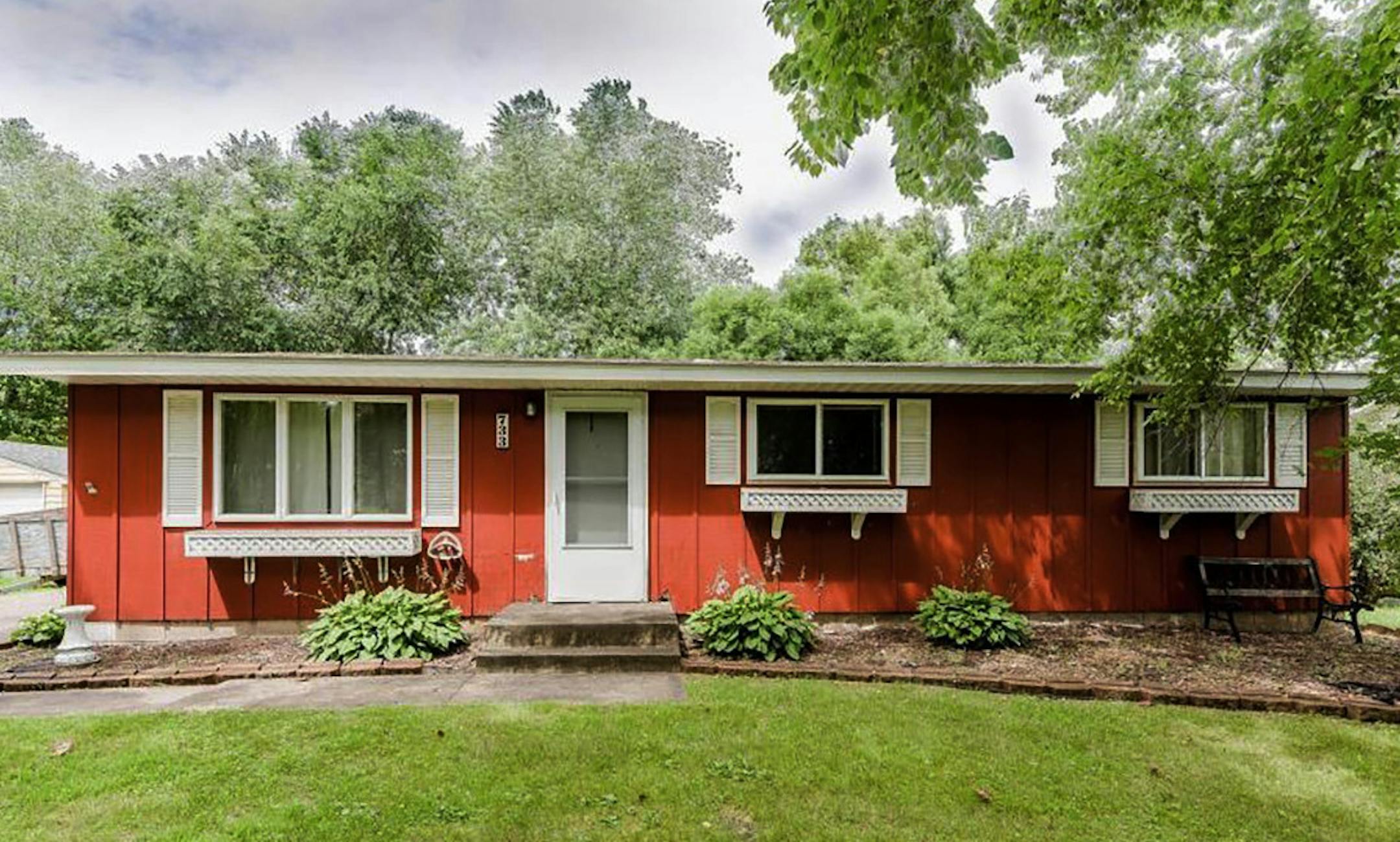 Lino Lakes
Built in 1969, this three-bedroom, one-bath house has 1,508 square feet and features three bedrooms on one level, vaulted ceilings, fireplace, full partially-finished basement, fenched yard and a two-car detached garage. Listed by Rebecca Knisley, Realty Group, 651-226-6331.