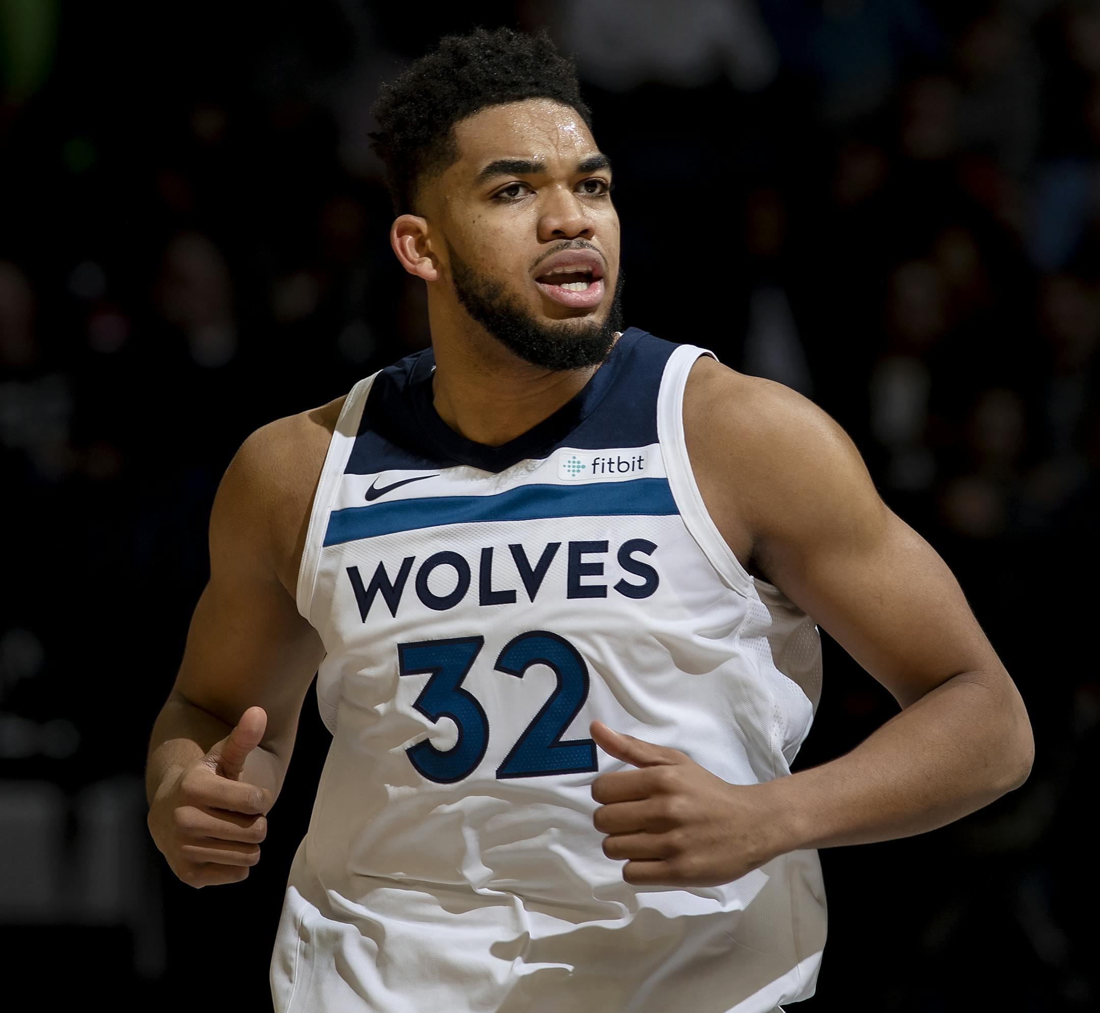 Minnesota Timberwolves Karl-Anthony Towns (32). ] CARLOS GONZALEZ ï cgonzalez@startribune.com ñ April 9, 2018, Minneapolis, MN, Target Center, NBA, Basketball, Minnesota Timberwolves vs. Memphis Grizzlies
