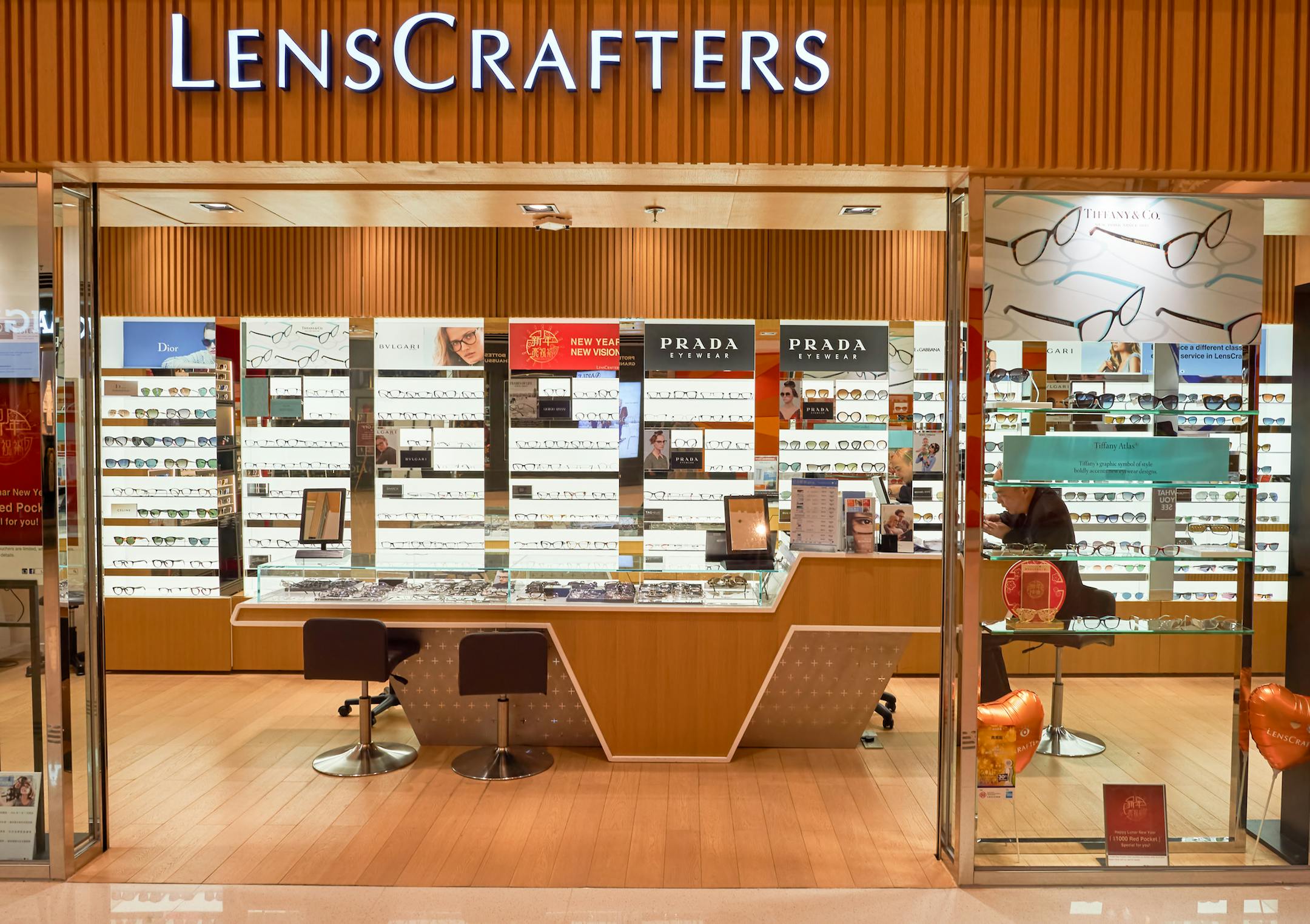 LensCrafters charges $35 for a one-year extended warranty for its glasses. Is that a good deal? (Dreamstime/TNS) ORG XMIT: 1514815