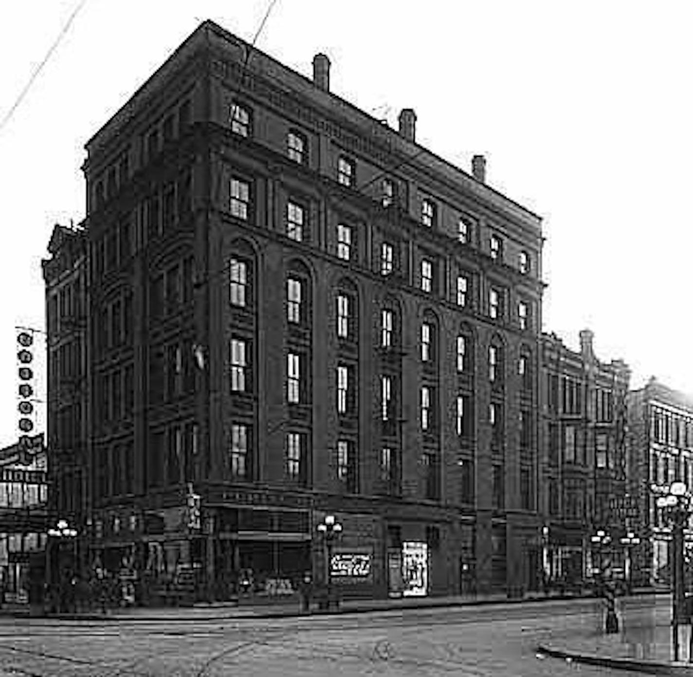 The national hotel in Minneapolis in 1912, minnesota historical society