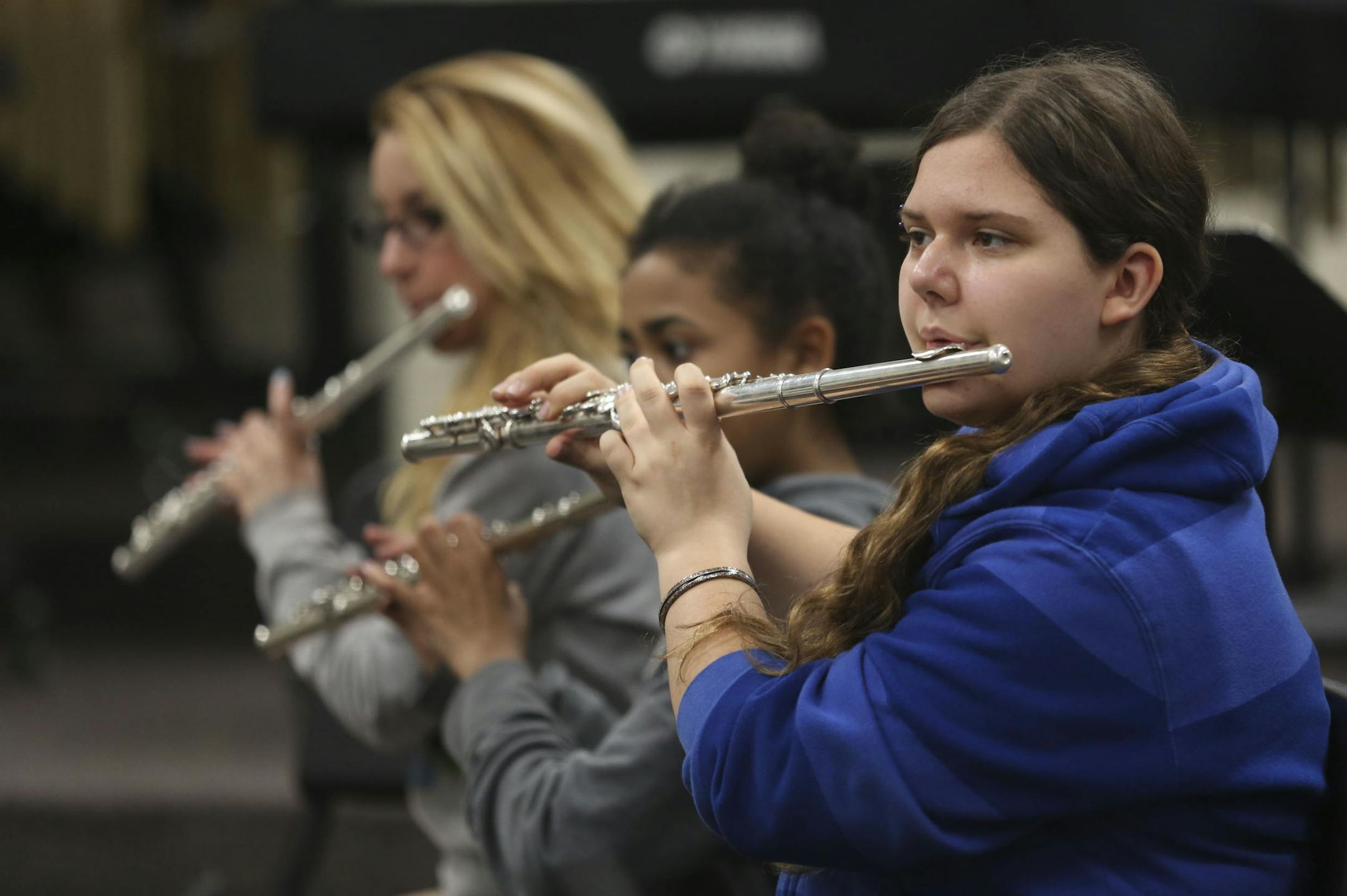 Katie Davis and the rest of the wind instrument players work on different note progressions during band practice at Henry Sibley High School in Mendota Heights, Min., Tuesday, June 6, 2013. ] (KYNDELL HARKNESS/STAR TRIBUNE) kyndell.harkness@startribune.com