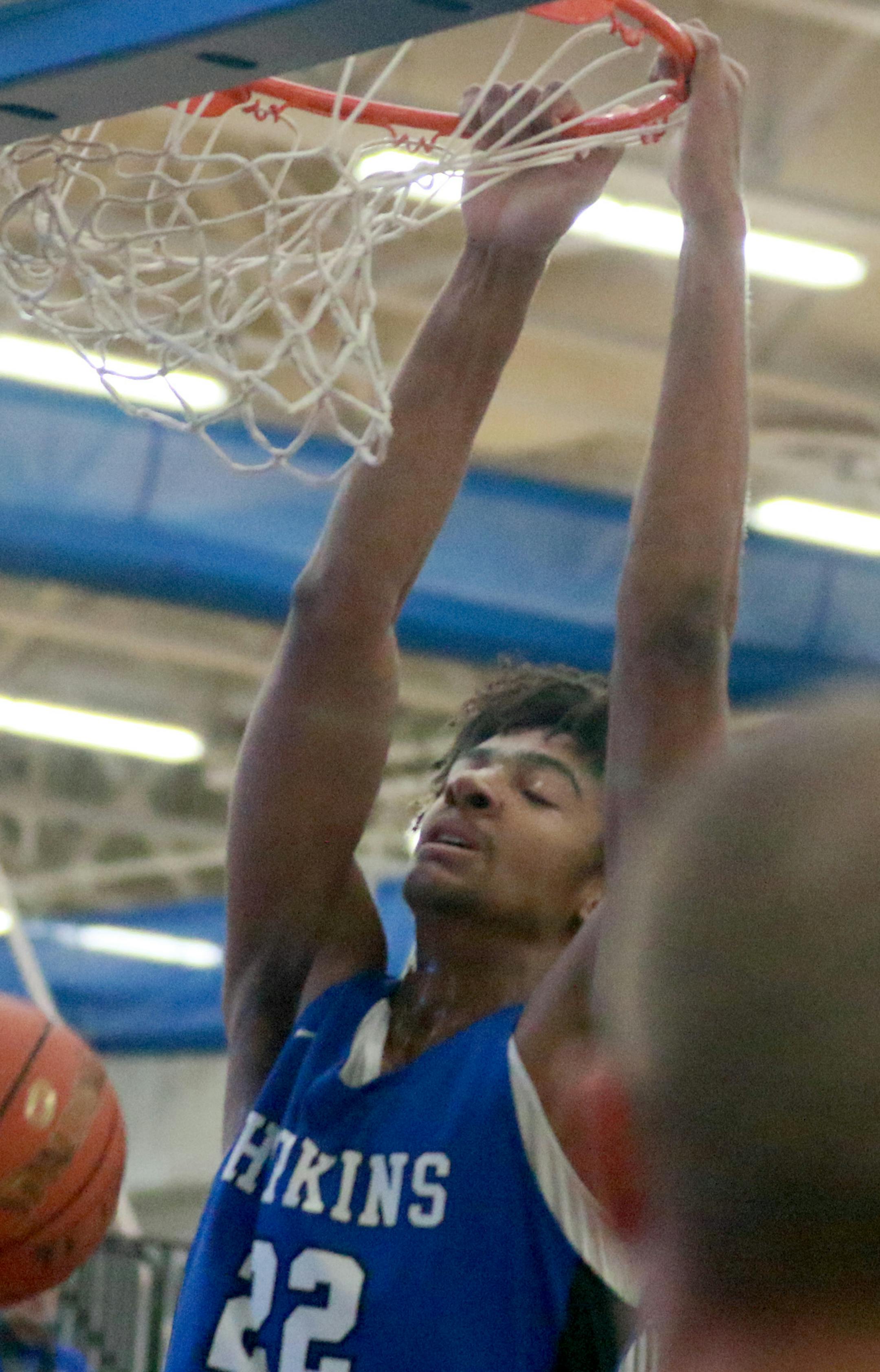 Hopkins Zeke Nnaji (22) dunks during the first half against Wayzata Friday, Feb. 1, 2109, at Hopkins High in Minnetonka, MN] DAVID JOLES •david.joles@startribune.com Hopkins-Wayzata boys