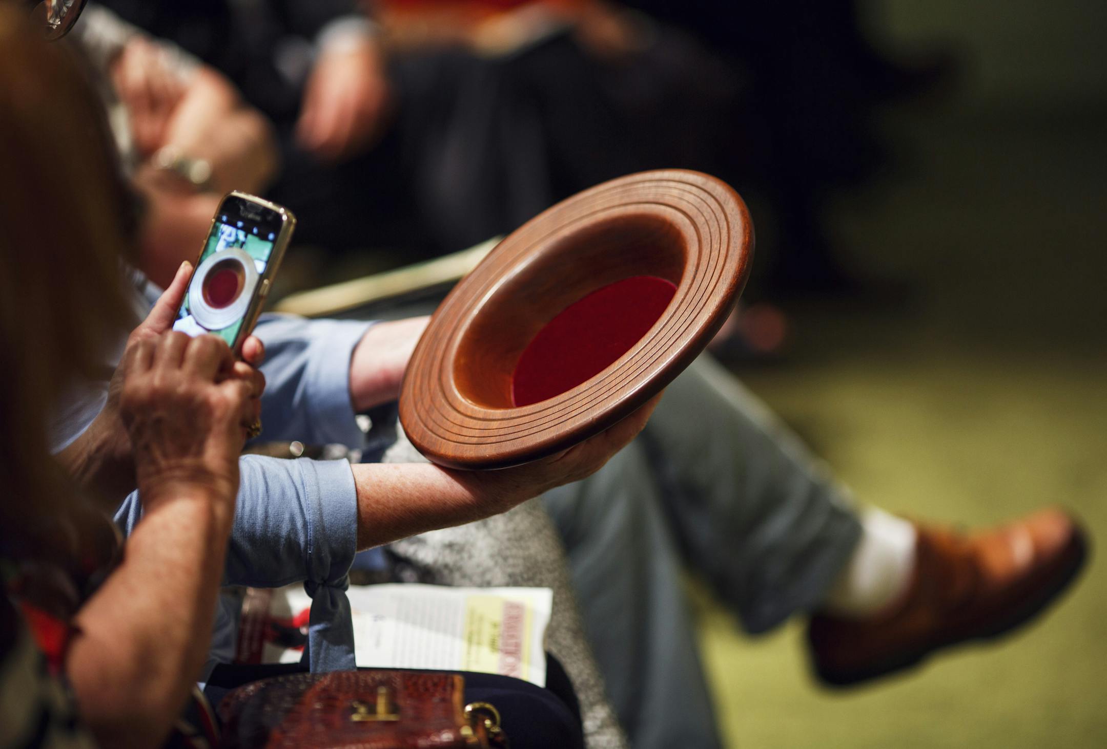 THIRD OF 11 STANDALONE PHOTOS –A collection plate made by former President Jimmy Carter is passed around before his Sunday school class at Maranatha Baptist Church in Plains, Ga., April 15, 2018. Throughout the longest and most influential post-presidency in U.S. history, Carter has continued teaching Sunday school, and the public is always welcome to sit in. (Melissa Golden/The New York Times) ORG XMIT: XNYT78