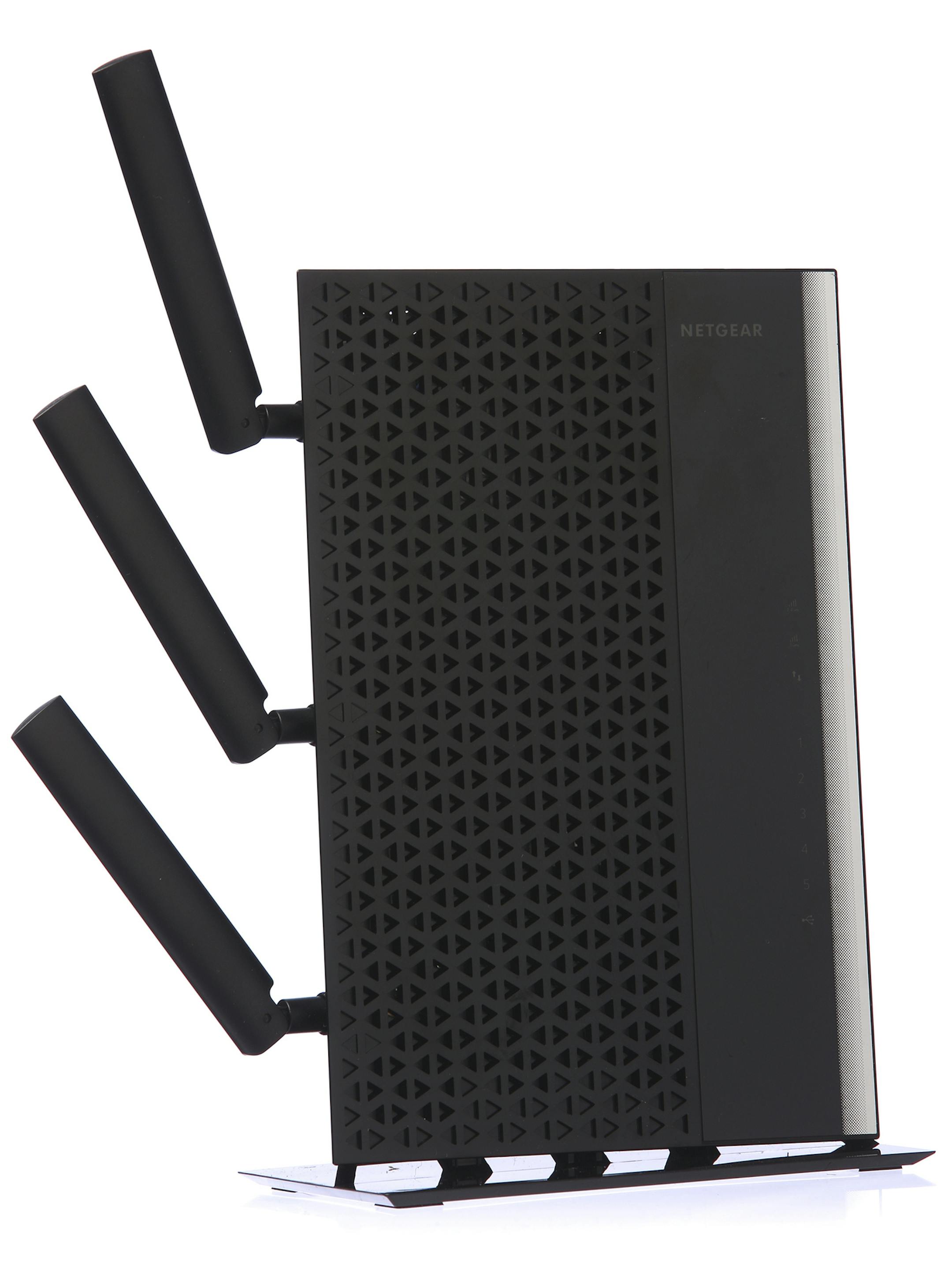 A Netgear Nighthawk WiFi Range Extender in New York, April 10, 2015. The Nighthawk AC1900 picks up your routerís signal and repeats it, sending a stronger signal to the corners of your home and even outside. (Tony Cenicola/The New York Times) ORG XMIT: XNYT56