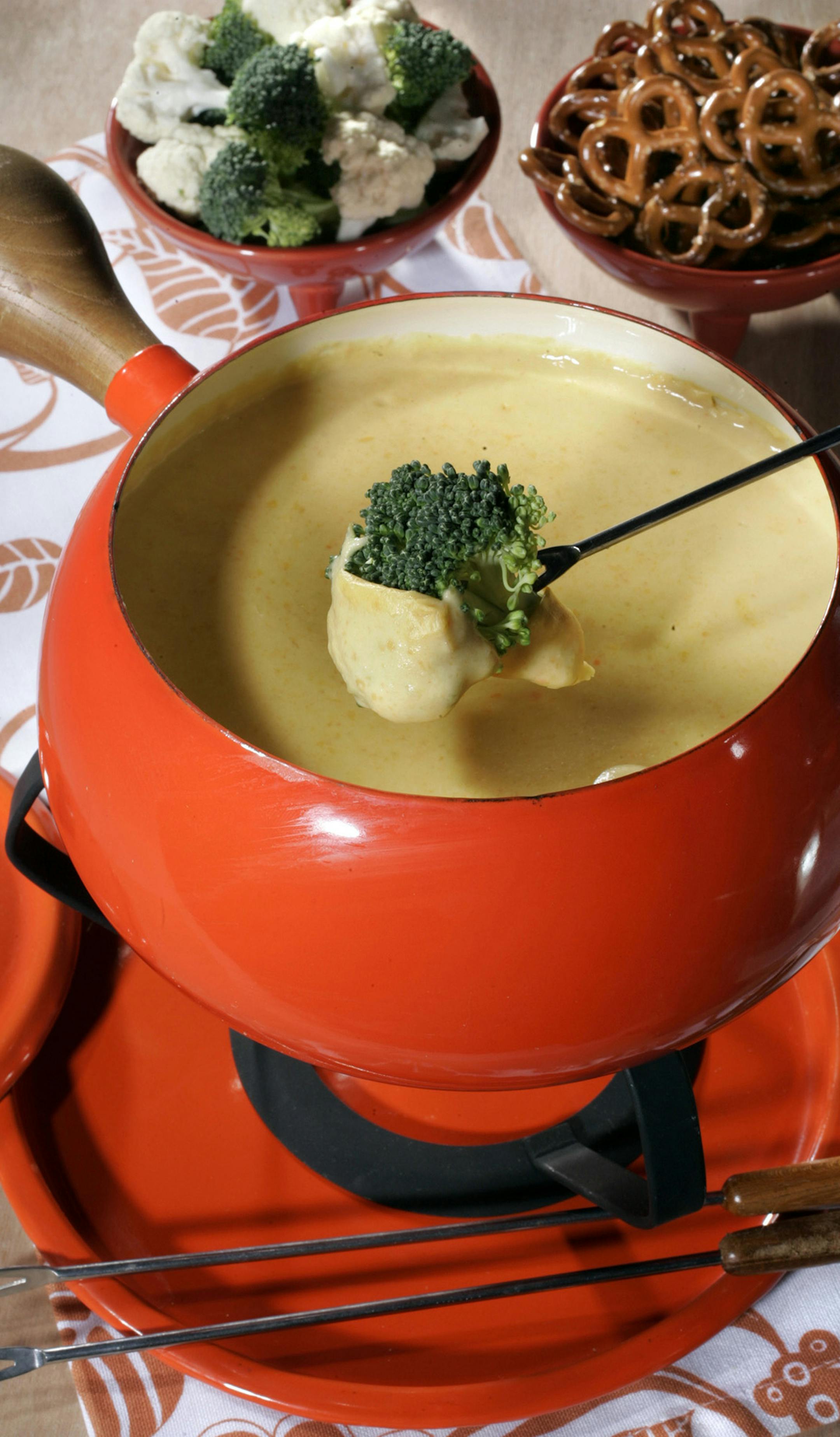 Fondue is easy entertaining; celebrate with National Cheese Fondue Day on April 11. (Tammy Ljungblad/Kansas City Star/MCT) ORG XMIT: 1131996