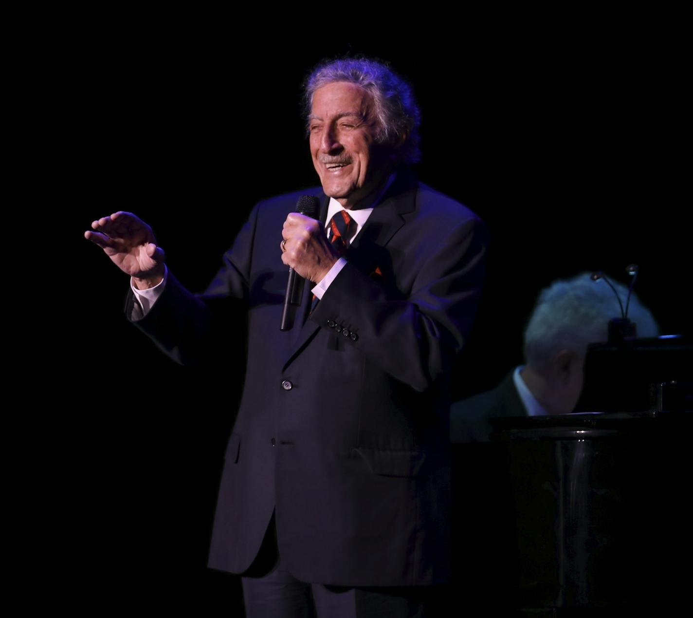 Tony Bennett early in his show at the State Theatre.