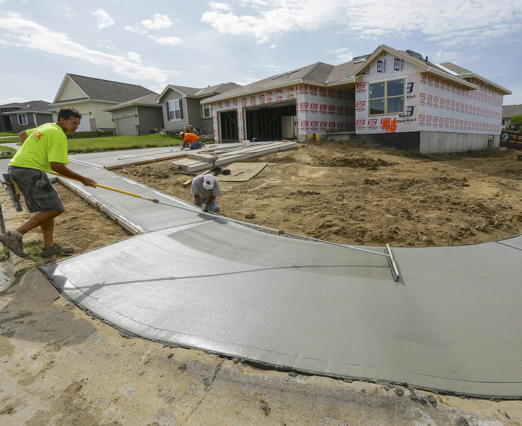 FILE - In this Thursday, Aug. 1, 2013, file photo, a new home is under construction in Omaha, Neb.Th e Commerce Department reports the pace at which builders broke ground on homes in August on Wednesday, Sept. 18, 2013. (AP Photo/Nati Harnik, File) ORG XMIT: MIN2013091819463129