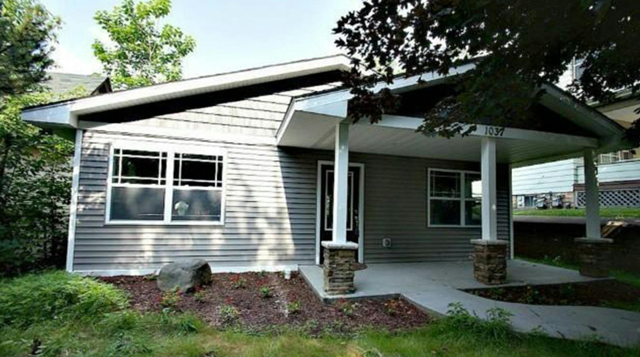 ... St. Paul
Built in 2015, this three-bedroom, two-bath house located in the Thomas Dale neighborhood has all living facilities on one level, hardwood floors, full unfinished basement and two-car attached garage. Listed by David Olson, Re/Max Results, 952-829-2900.