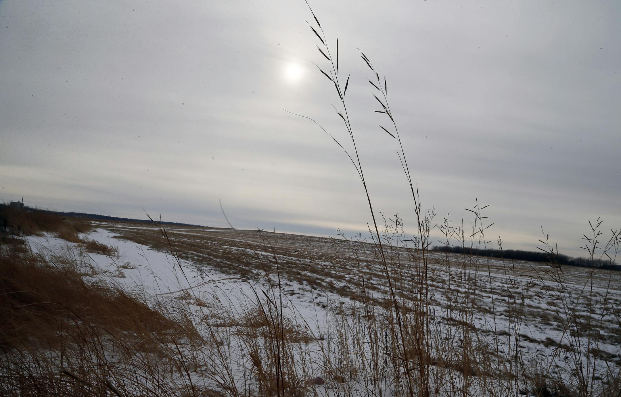 Freeway Landfill a 140 acres site near Black Dog Road and 35W along the Minnesota River Thursday February 12, 2015 in Burnsville, MN. ] Jerry Holt/ Jerry.Holt@Startribune.com