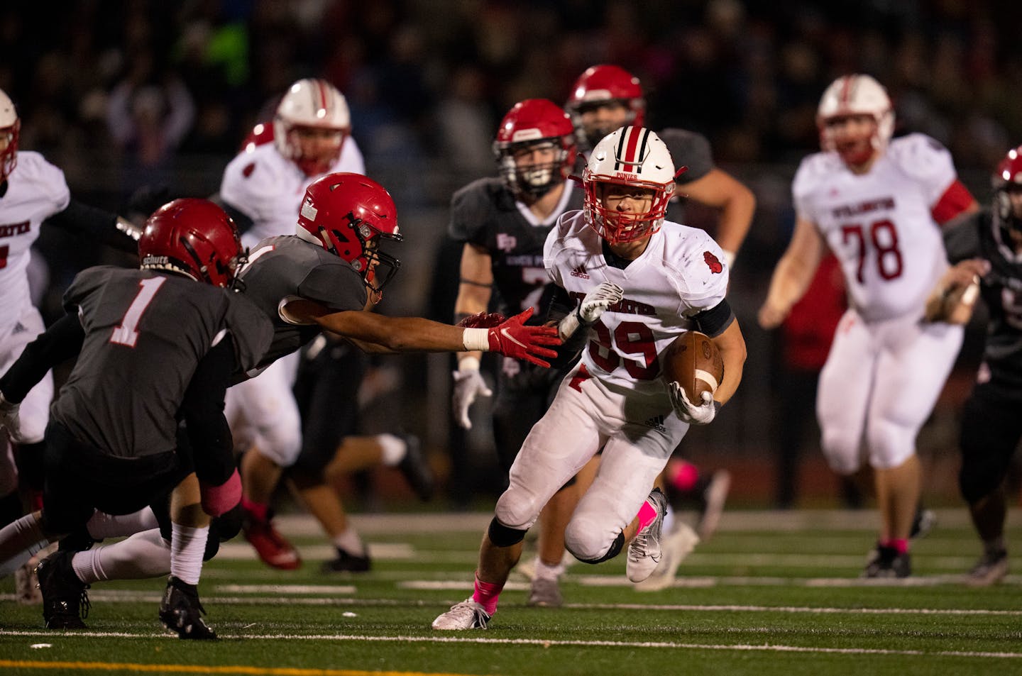 Stillwater's Edward O'Keefe (39) set broke away for a big second half gain Thursday, Oct. 21, 2021 in Eden Prairie, Minn. The Eden Prairie Eagles edged the Stillwater Ponies 28-21 in their last football game of the regular season Thursday night, Thursday, Oct. 21, 2021 at Aerie Stadium at Eden Prairie High School in Eden Prairie. ] JEFF WHEELER • Jeff.Wheeler@startribune.com