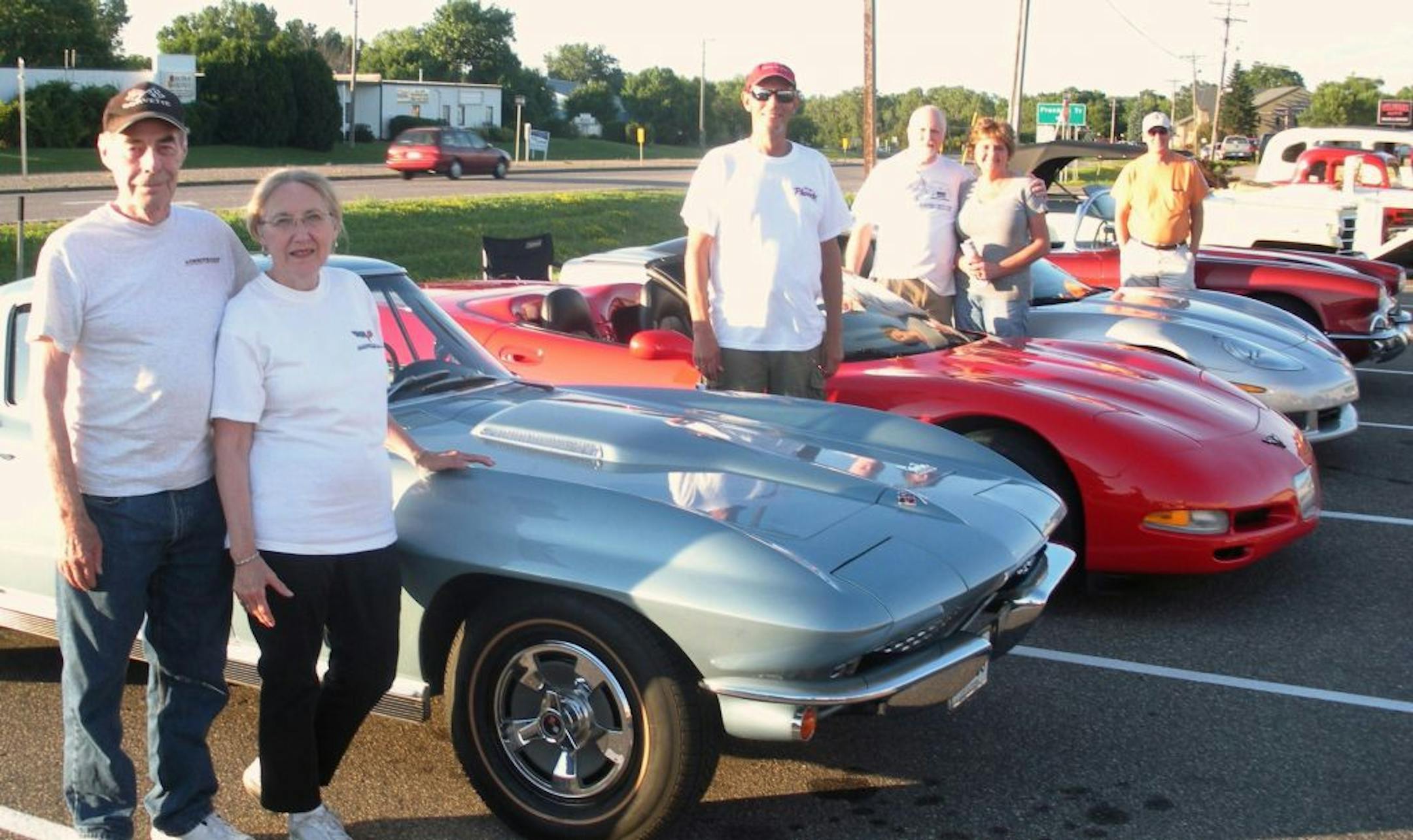 Photo by Jerry Goodrich
Arlene and Dale Martin�s light blue 1966 Corvette leads the line-up of four beautiful, classic �Vettes. All owners are Prior Lake residents.