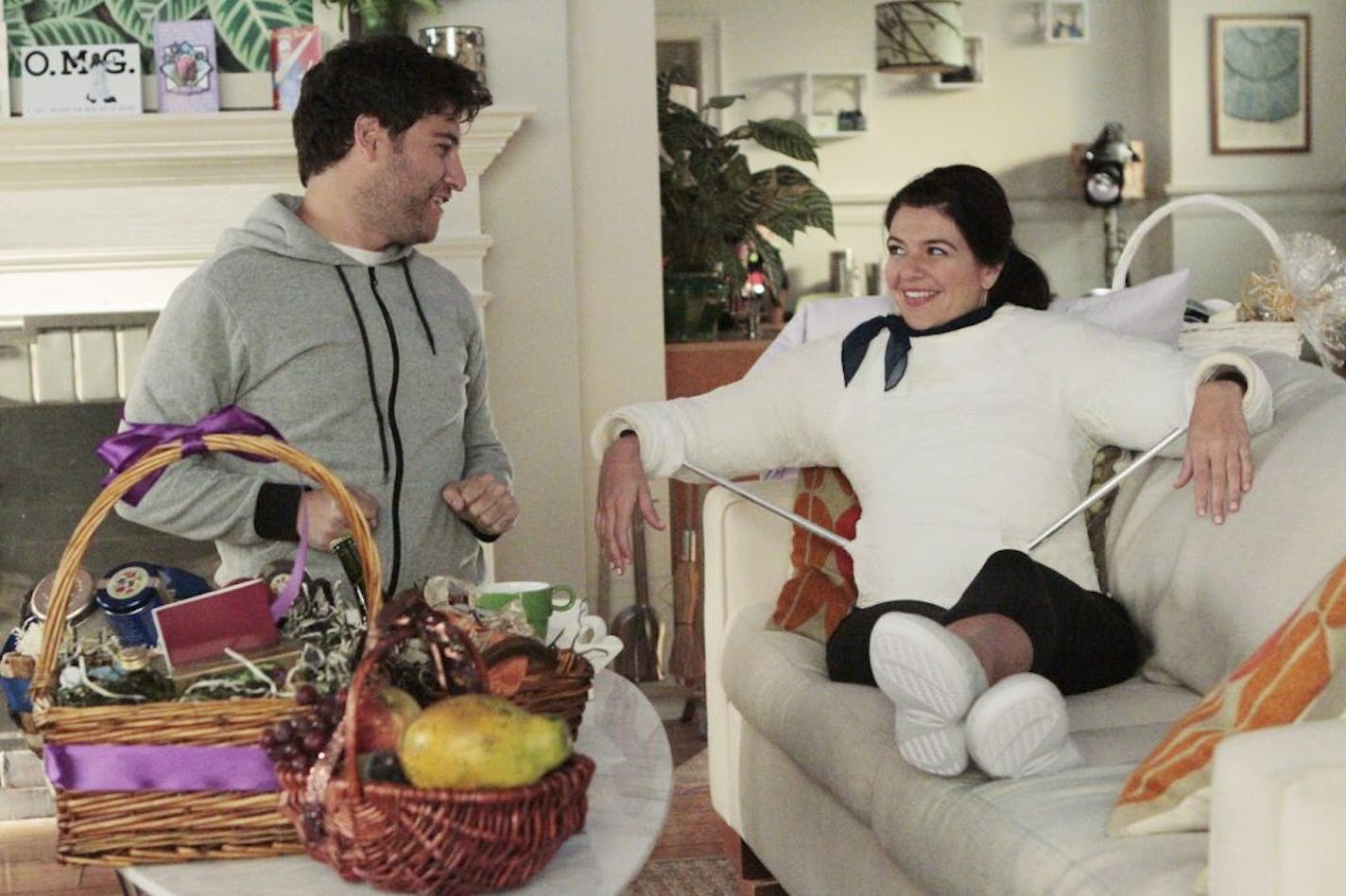 Things go awry when Max (Adam Pally) takes care of Penny (Casey Wilson) after she winds up in a full-body cast on "Happy Endings."