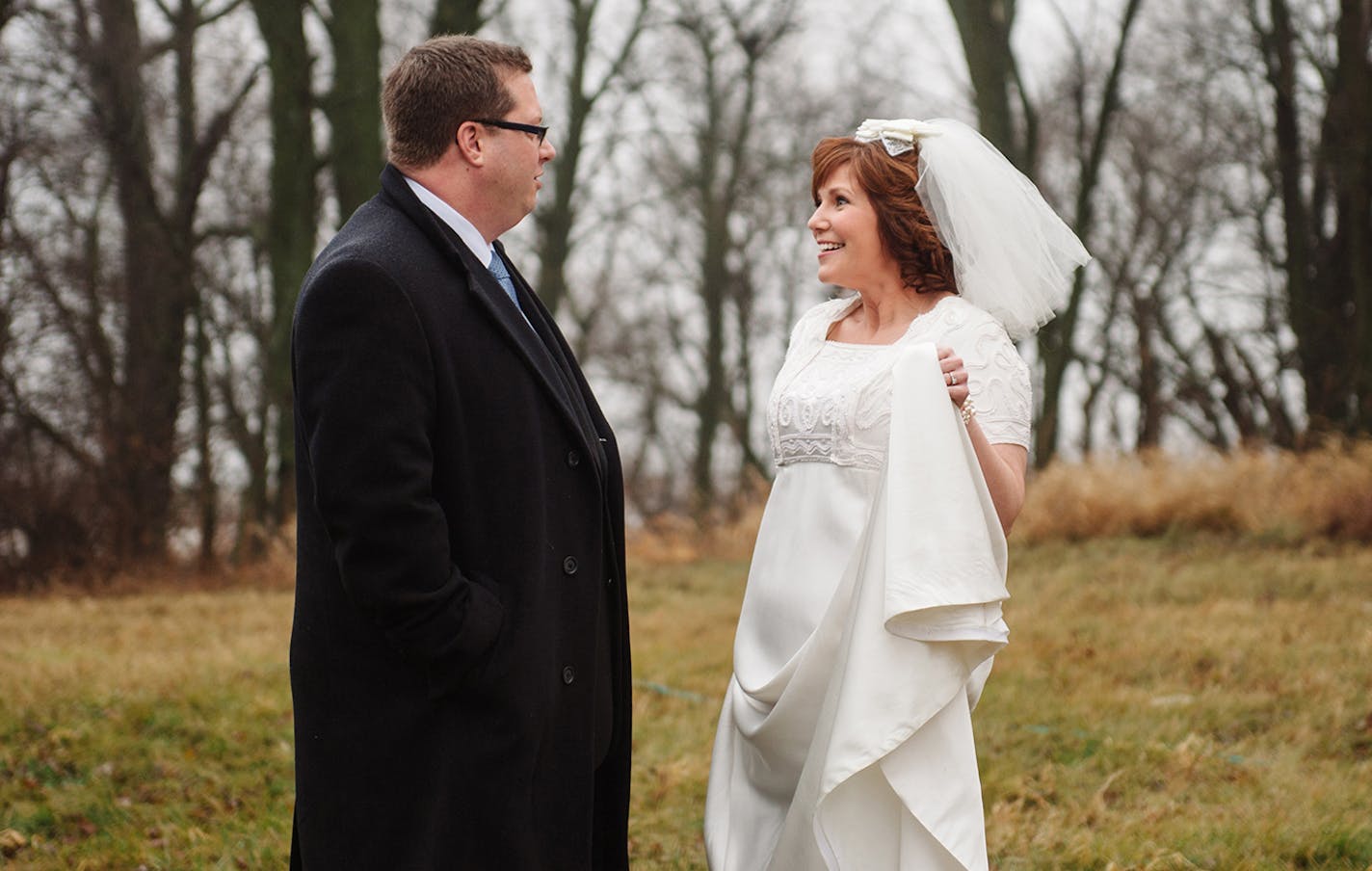 Article: Andrea&#x201a;&#xc4;&#xf4;s Vintage Photo 1: (099) Description: Bride & groom seeing each other for first time. Names: Noah Barton & Kat Knudson Credit line: Becca Dilley Photography