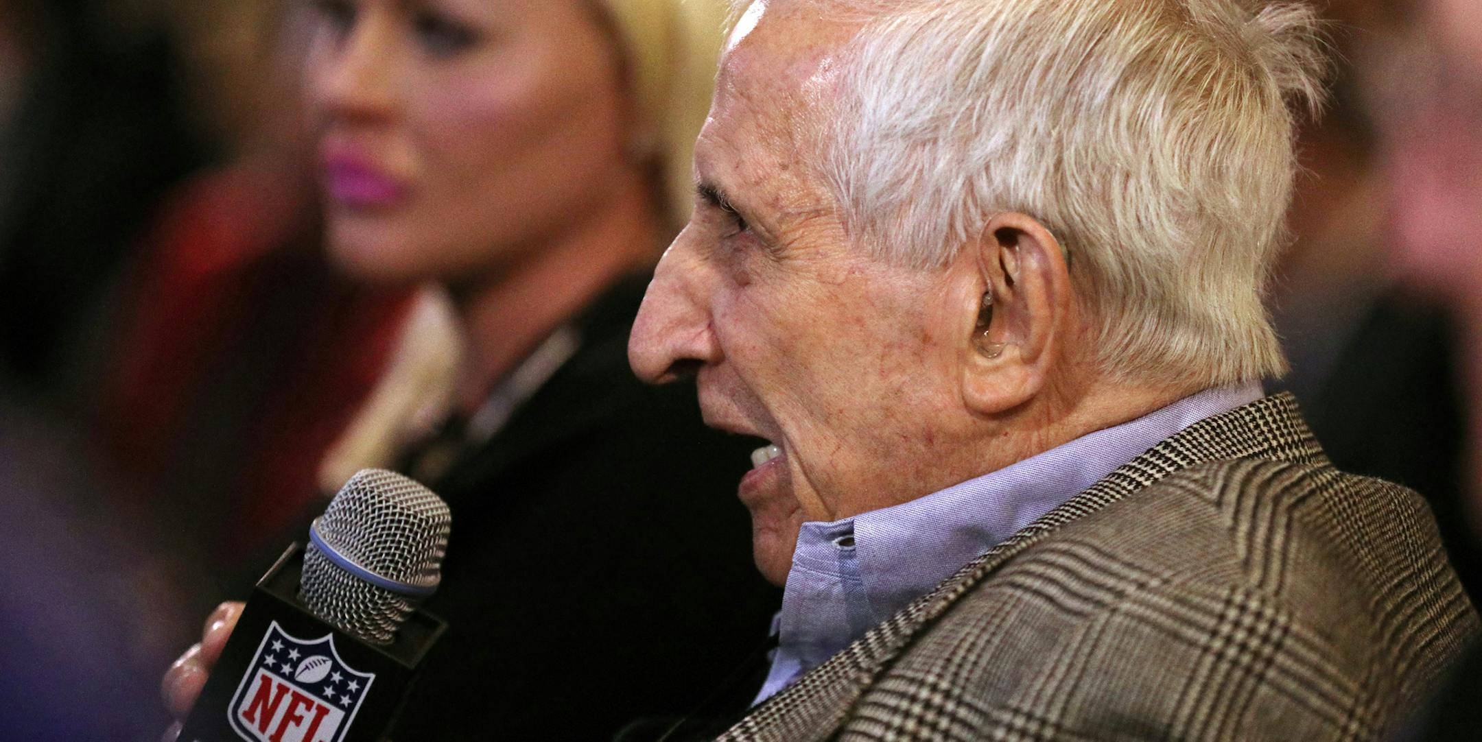 Longtime Minneapolis Star Tribune sports columnist Sid Hartman posed a question to NFL Commissioner Roger Goodell during his press conference. ] ANTHONY SOUFFLE ï anthony.souffle@startribune.com NFL Commissioner Roger Goodell held his annual State of the NFL press conference Wednesday, Jan. 31, 2018 in the grand ballroom at the Hilton Hotel in downtown Minneapolis.