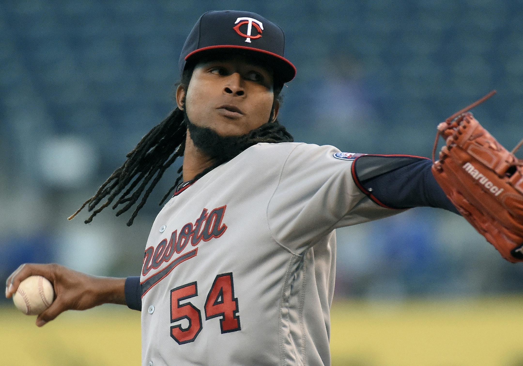 Minnesota Twins pitcher Ervin Santana throws in the first inning against the Kansas City Royals on Friday, April 8, 2016, at Kauffman Stadium in Kansas City, Mo. (John Sleezer/Kansas City Star/TNS)