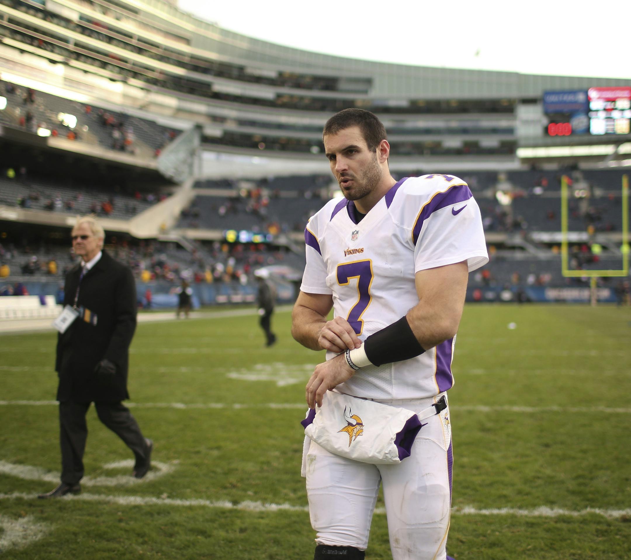 The Vikings lost to their NFC North rivals the Chicago Bears 28-10 in an NFL football game at Soldier Field in Chicago, IL Sunday afternoon, November 25, 2012. Vikings' quarterback Christian Ponder walked off the field after his team's loss to Chicago Sunday afternoon. ] JEFF WHEELER &#x201a;&#xc4;&#xa2; jeff.wheeler@startribune.com ORG XMIT: MIN1211251617140045