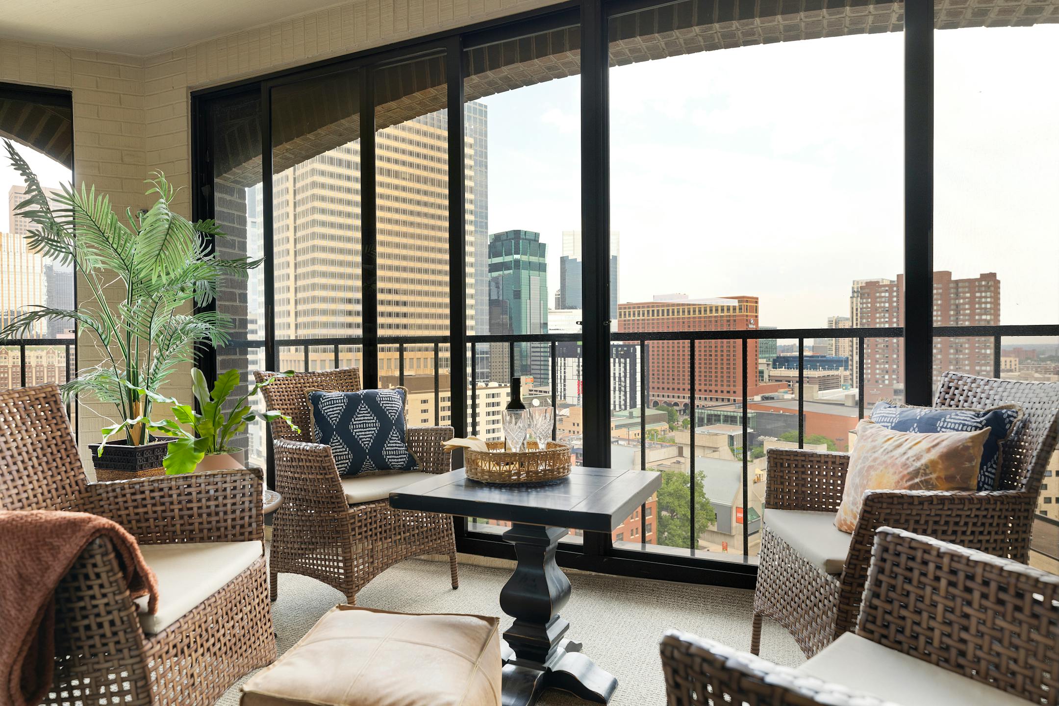 Metropolis Design Group + PK Salt Construction - 1201 Yale Pl, Unit #1505, Minneapolis, MN 55403