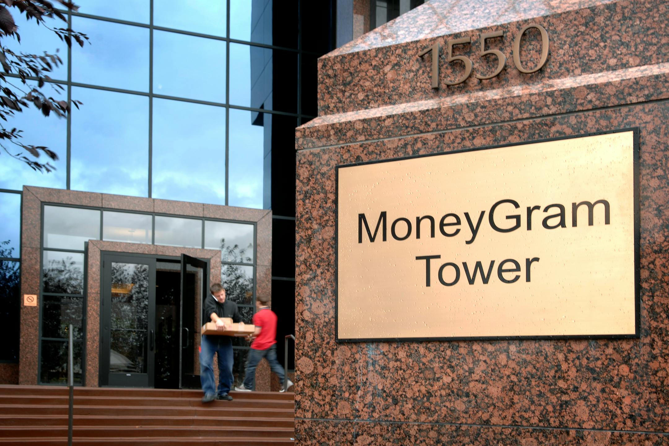 GLEN STUBBE * gstubbe@startribune.com Thursday, October 18, 2006 -- St. Louis Park, Minn -- Moneygram St. Louis park Headquarters MONEYGRAM1019
