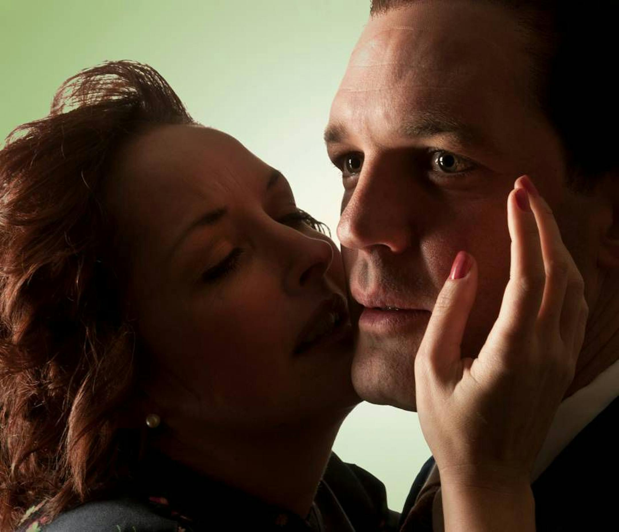 Cheryl Willis and Michael Booth in "Dial M for Murder" at the Jungle Theater.