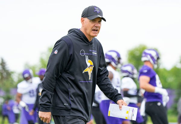 Ed Donatell attributed the Vikings’ defensive mishaps against the Eagles to the new scheme’s learning curve.