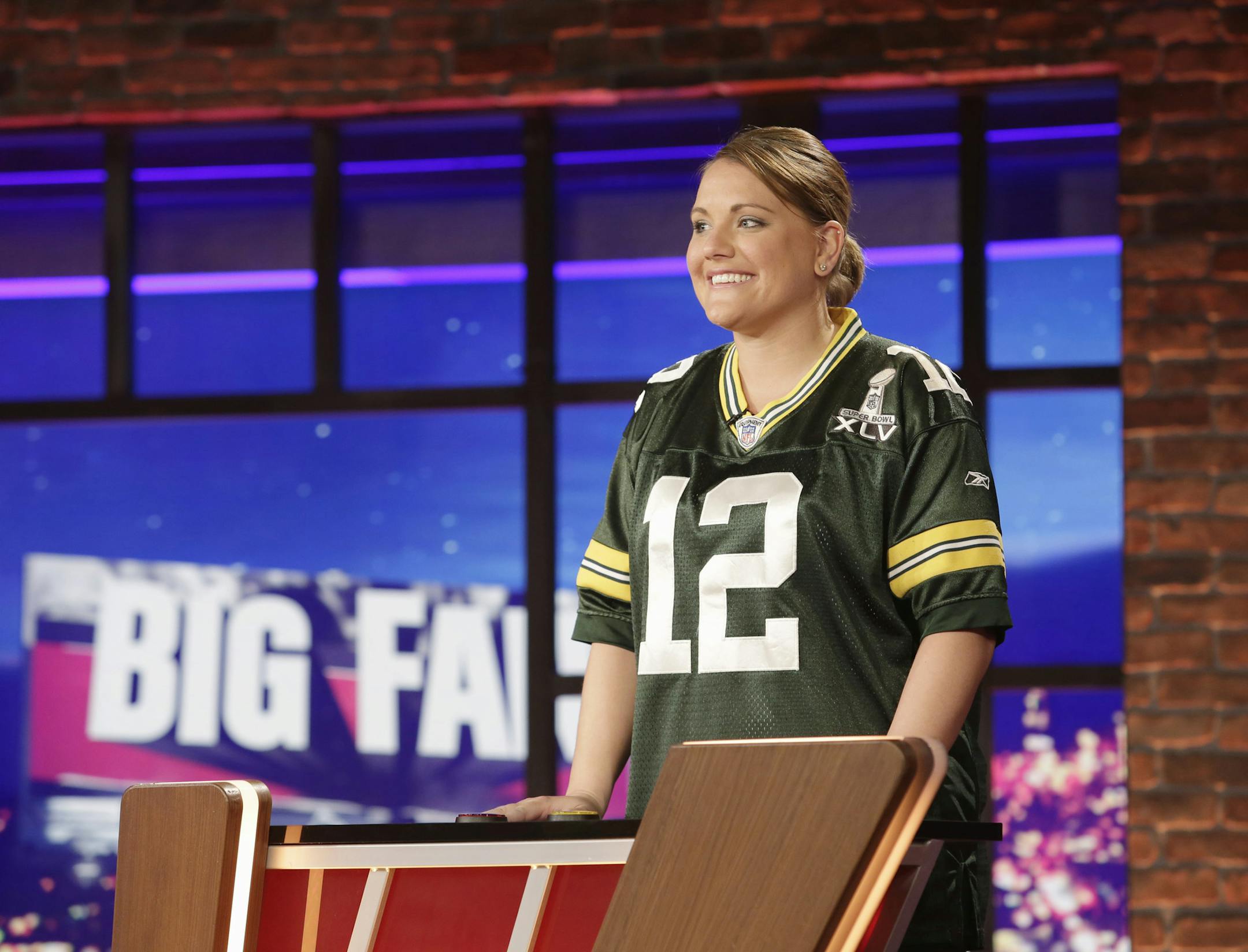 BIG FAN - "Big Fan Aaron Rodgers" airs MONDAY, JANUARY 9 (10:30-11:00 p.m. EST) on the ABC Television Network. Three football buffs step up to challenge Green Bay Packers' Aaron Rodgers, and special guest Alex Trebek stops by to give host Andy Richter a few pointers. (ABC/Nicole Wilder)