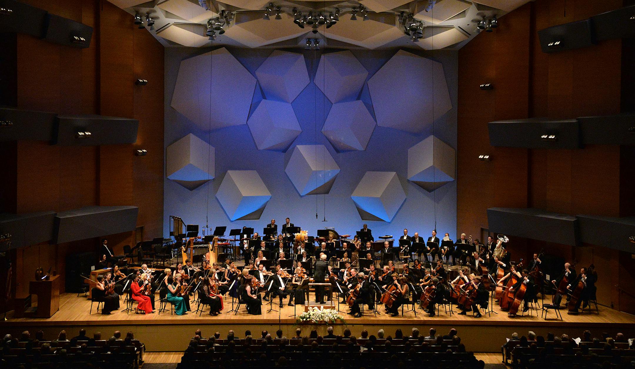 Opera star, Renée Fleming and Osmo Väskä joined forces to open the Minnesota Orchestra's 2014-15 season Friday, September 6 at "Starry, Starry Night: A Gala Concert Benefiting the Minnesota Orchestra." ] (SPECIAL TO THE STAR TRIBUNE/BRE McGEE) **Renée Fleming (opera star, not pictured), Osmo Väskä (Minnesota Orchestra conductor, not pictured) ORG XMIT: MIN1409091127440862